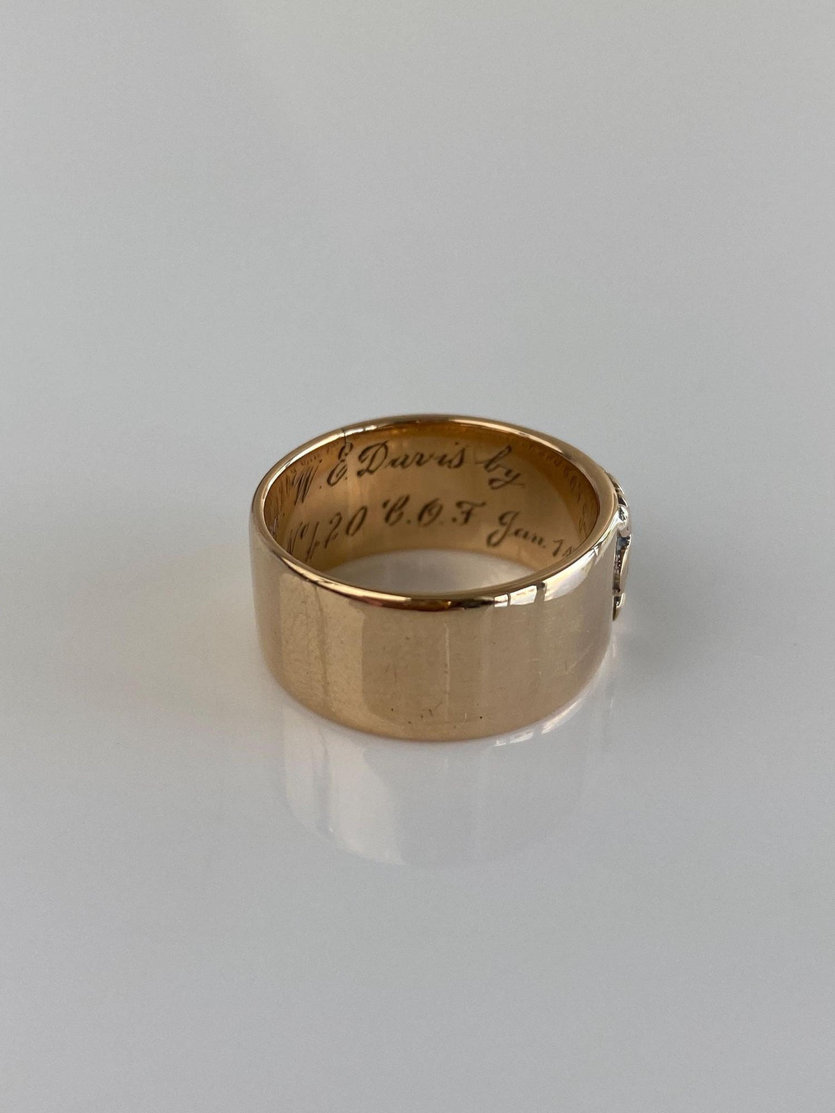 Vintage Solid 14k Rosey Gold Design Ring Band - Size 6