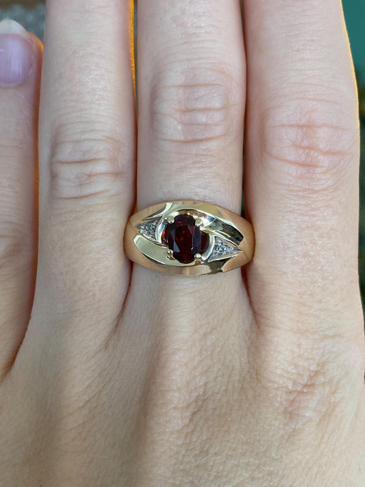 Vintage Solid 14k Yellow Gold Garnet Diamond Ring Band - Size 9.5
