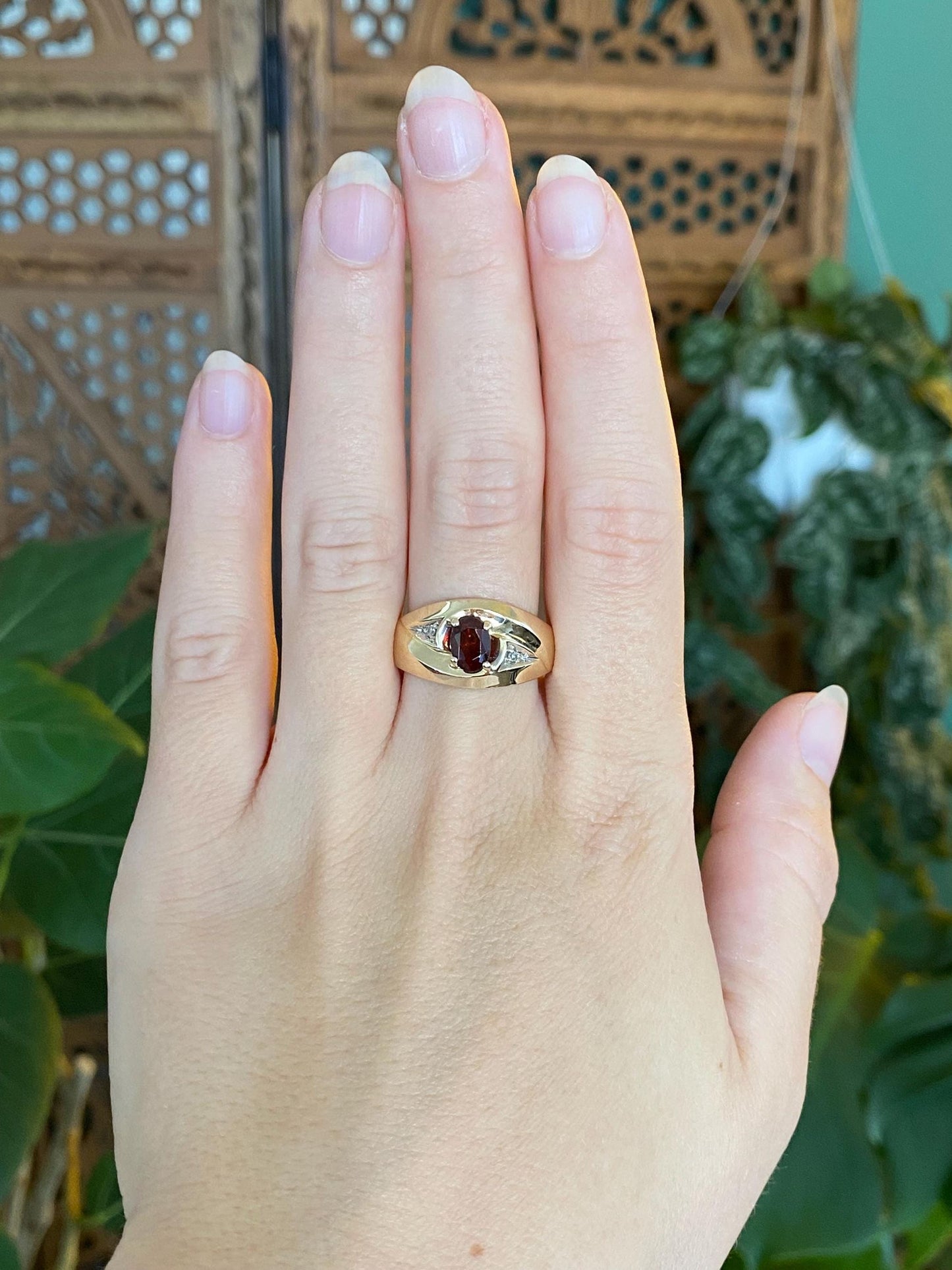 Vintage Solid 14k Yellow Gold Garnet Diamond Ring Band - Size 9.5