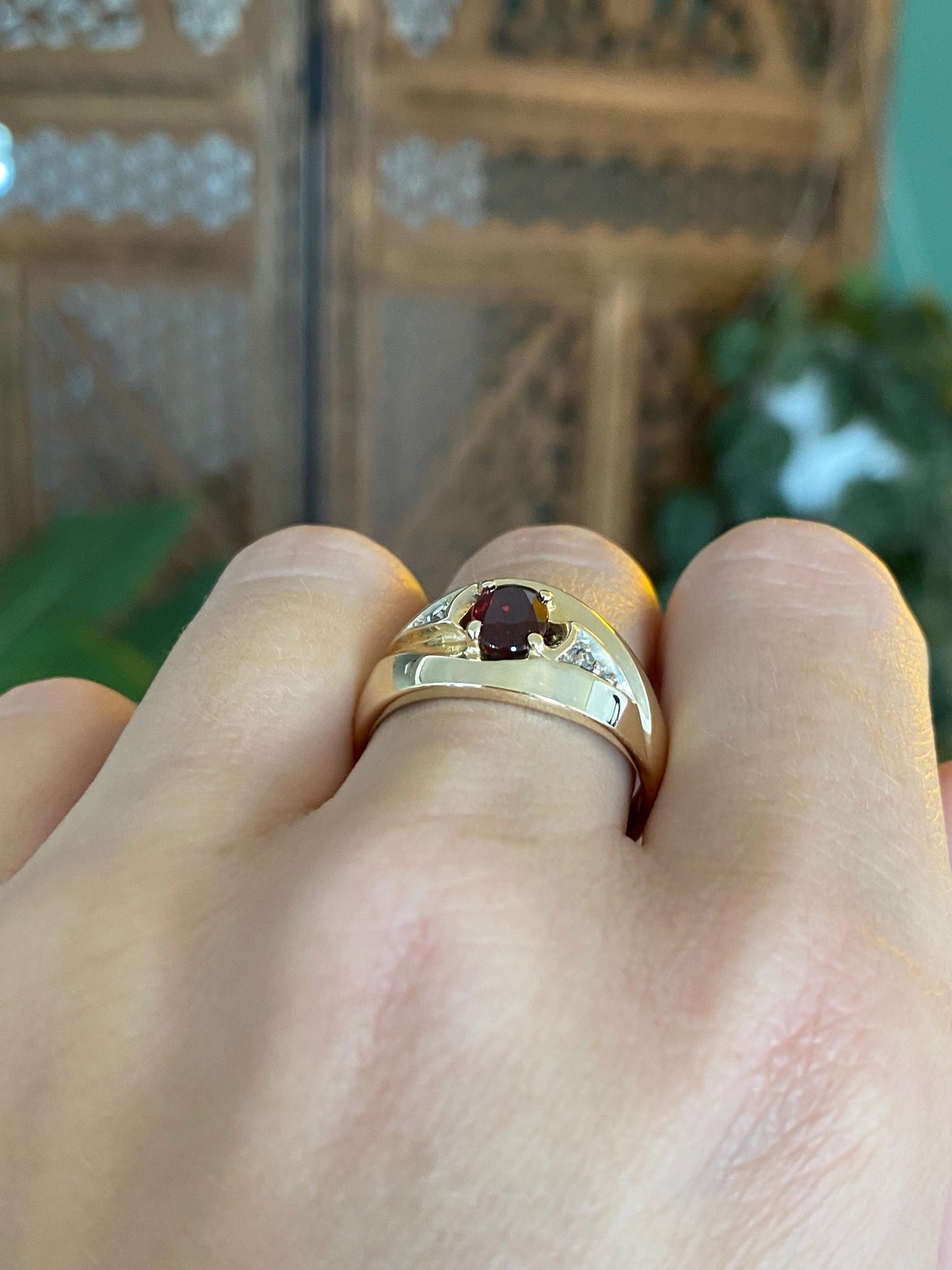Vintage Solid 14k Yellow Gold Garnet Diamond Ring Band - Size 9.5