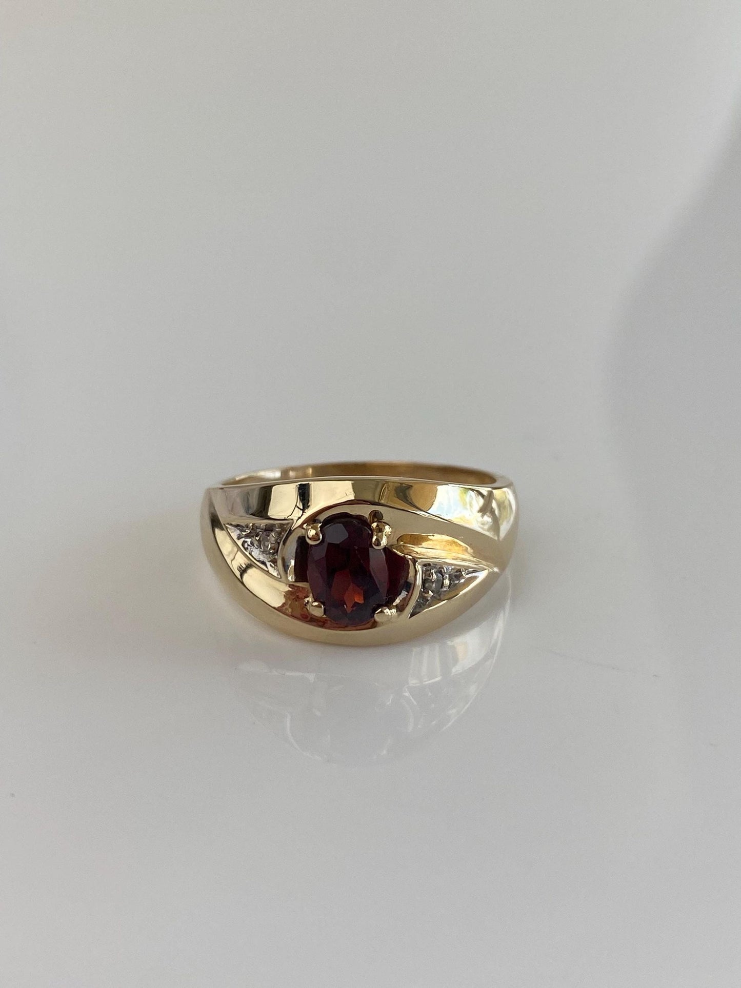 Vintage Solid 14k Yellow Gold Garnet Diamond Ring Band - Size 9.5