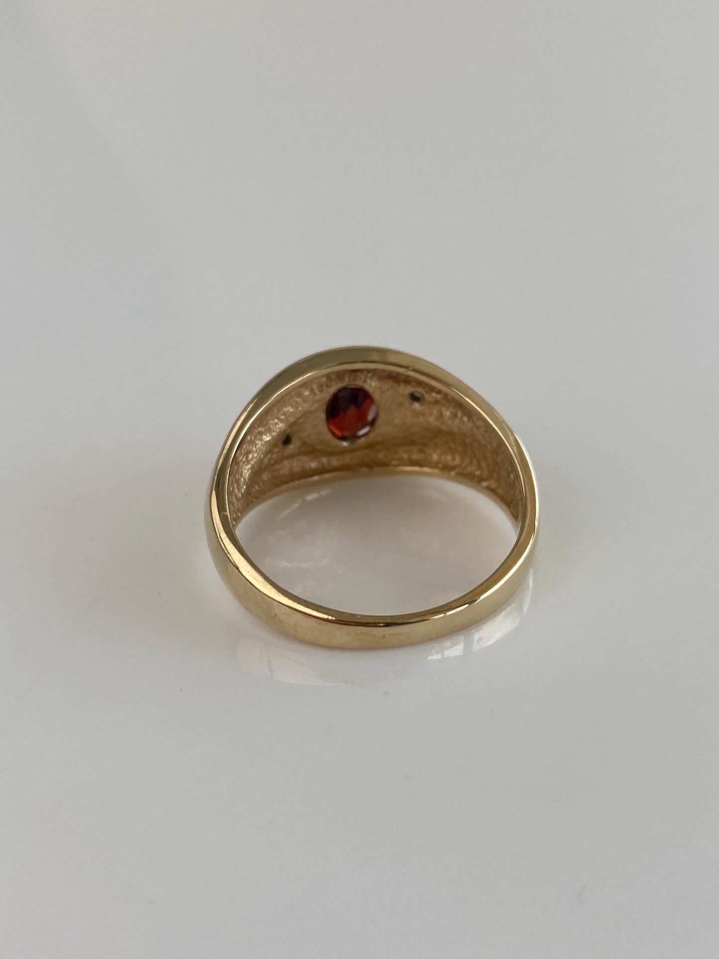 Vintage Solid 14k Yellow Gold Garnet Diamond Ring Band - Size 9.5