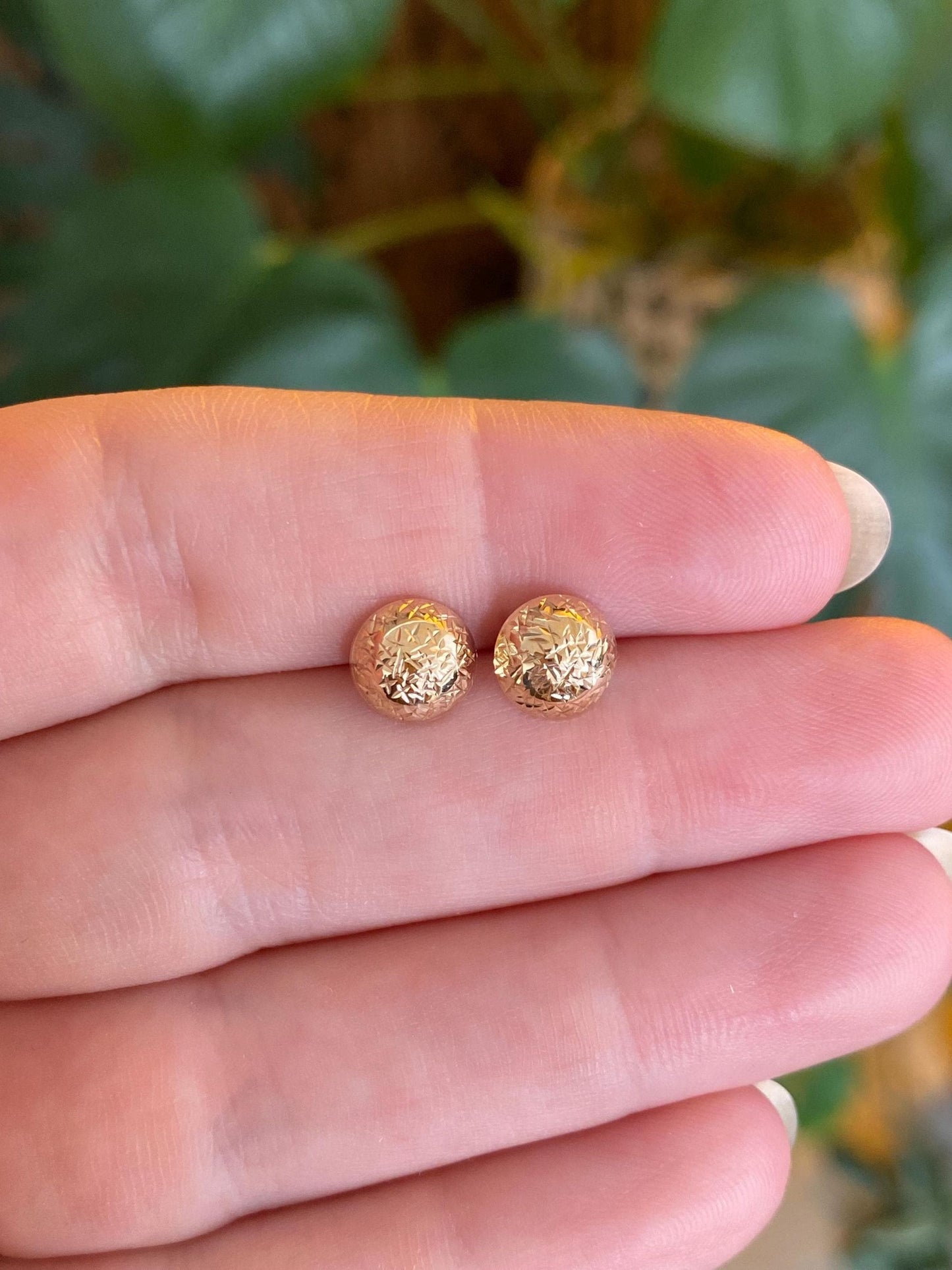 Vintage 14k Yellow Gold Diamond Cut Domed Stud Earrings