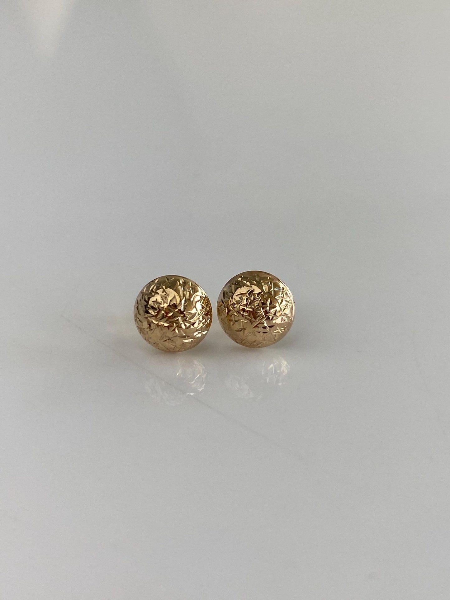 Vintage 14k Yellow Gold Diamond Cut Domed Stud Earrings