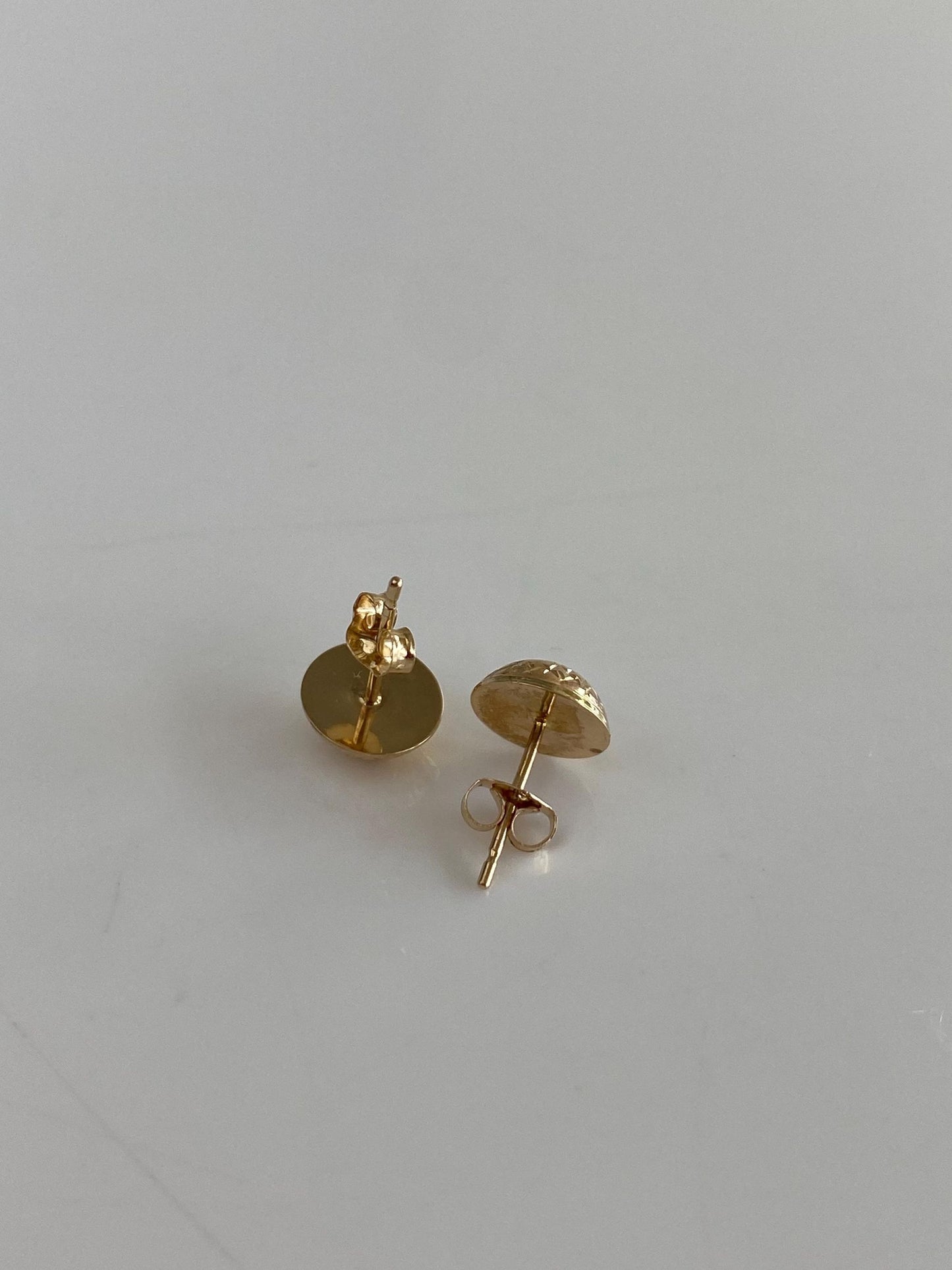 Vintage 14k Yellow Gold Diamond Cut Domed Stud Earrings
