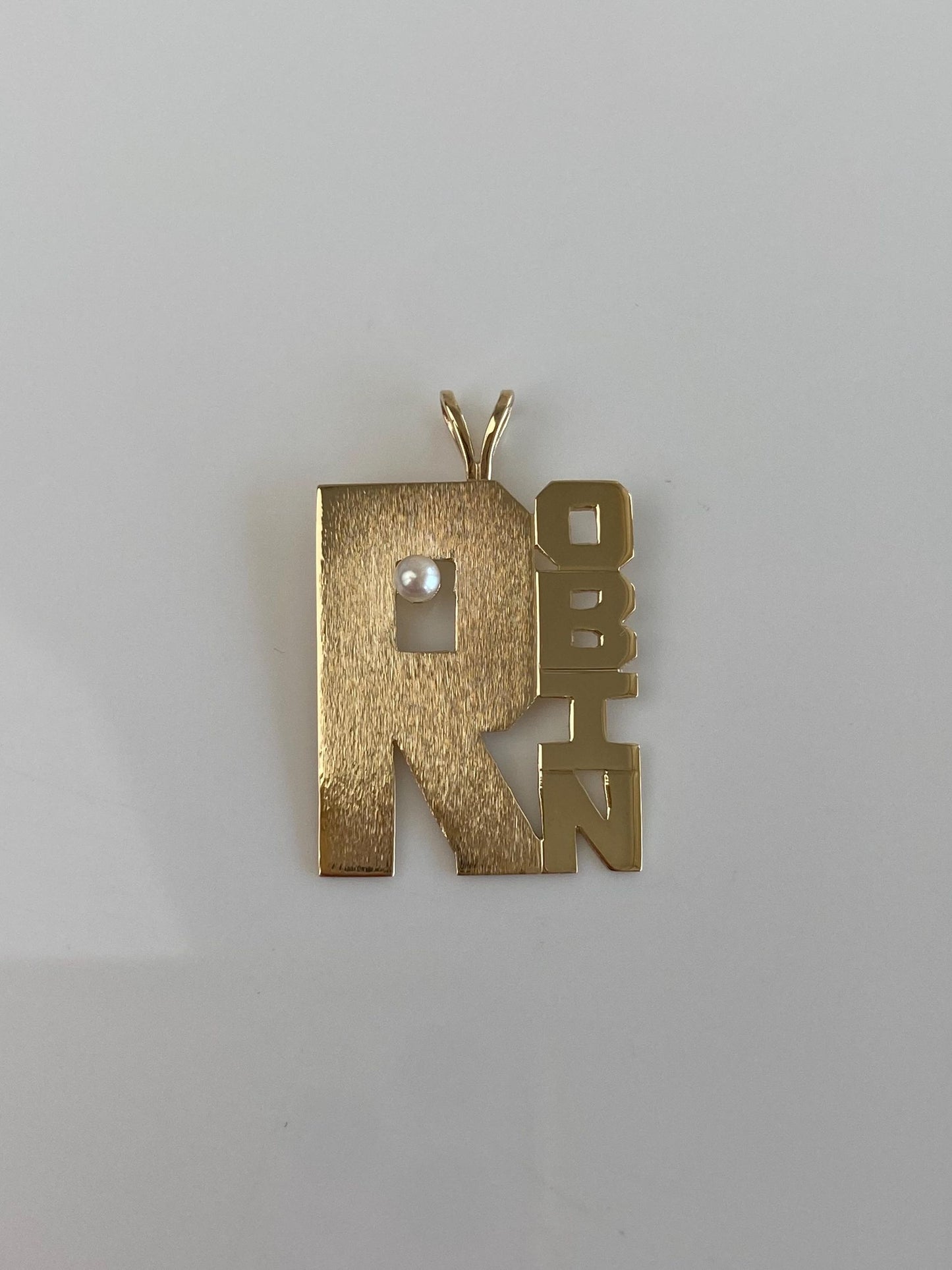 Vintage Solid 14k Yellow Gold Pearl 'Robin' Name Charm