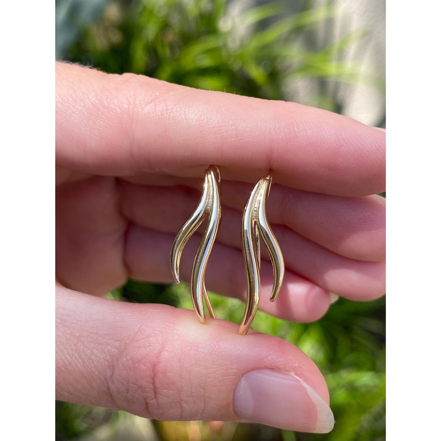 Vintage Solid 14k Yellow Gold Spiral Drop Earrings