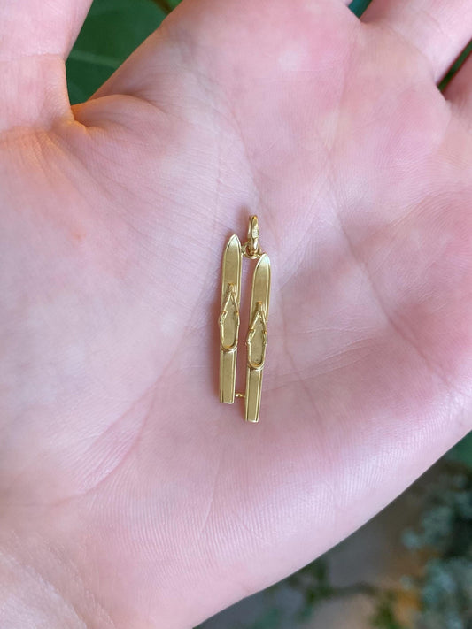 Vintage Solid 18k Yellow Gold Skiis Charm