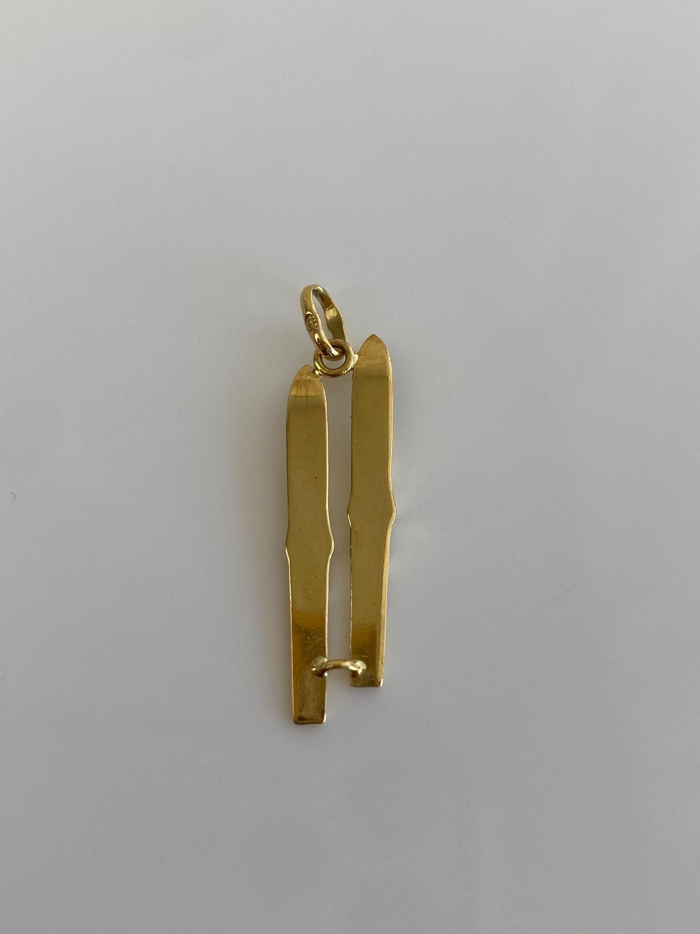 Vintage Solid 18k Yellow Gold Skiis Charm