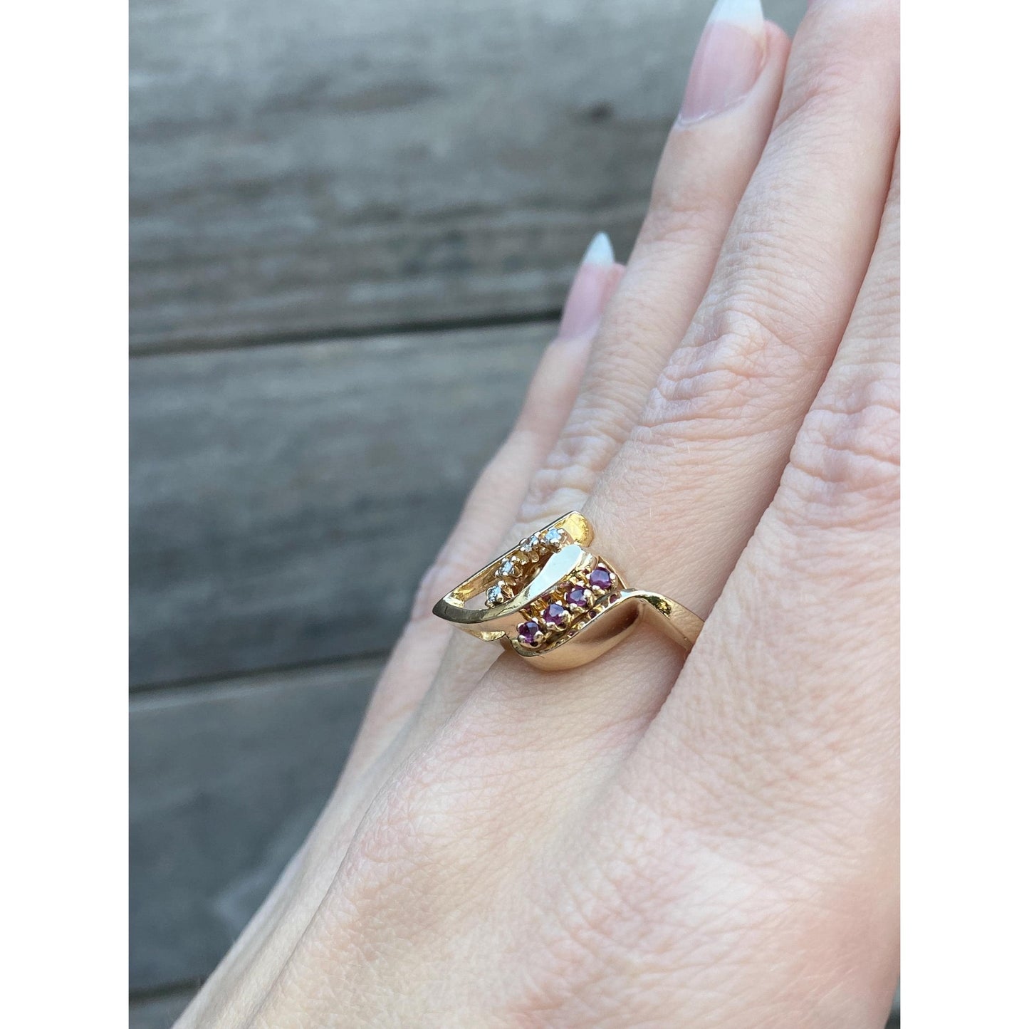 Vintage Solid 14k Yellow Gold Diamond Red Spinel Ring - Size 8