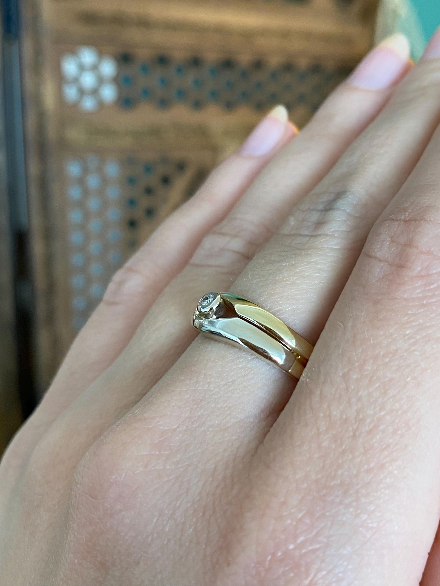 Vintage Solid 14k White & Yellow Gold Diamond Ring Band - Size 7.5