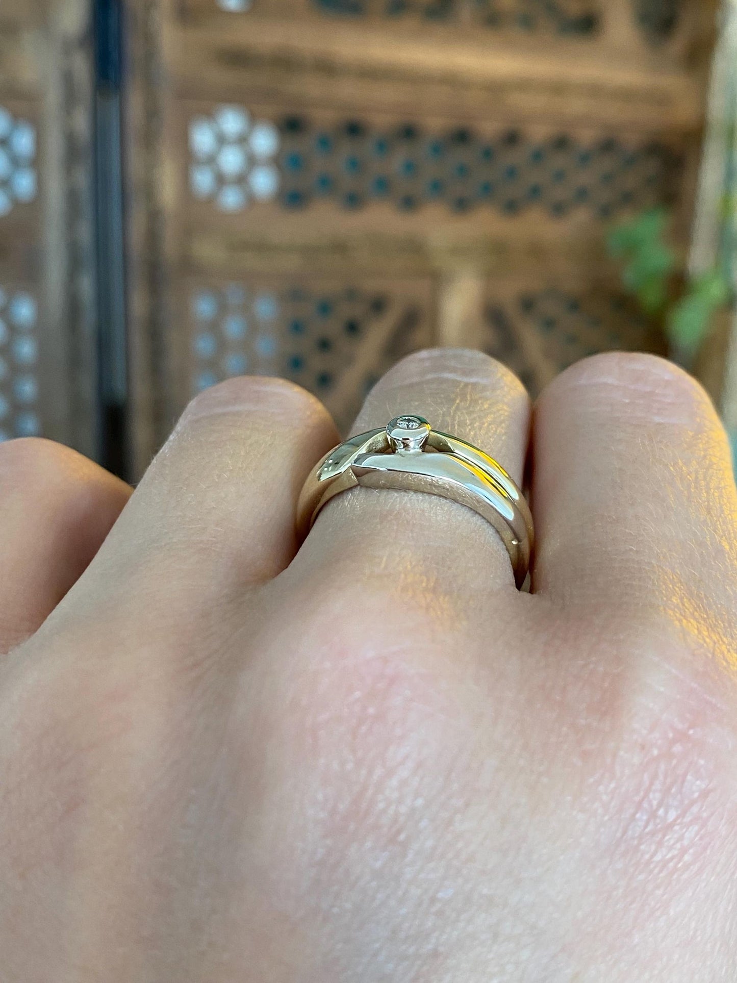 Vintage Solid 14k White & Yellow Gold Diamond Ring Band - Size 7.5
