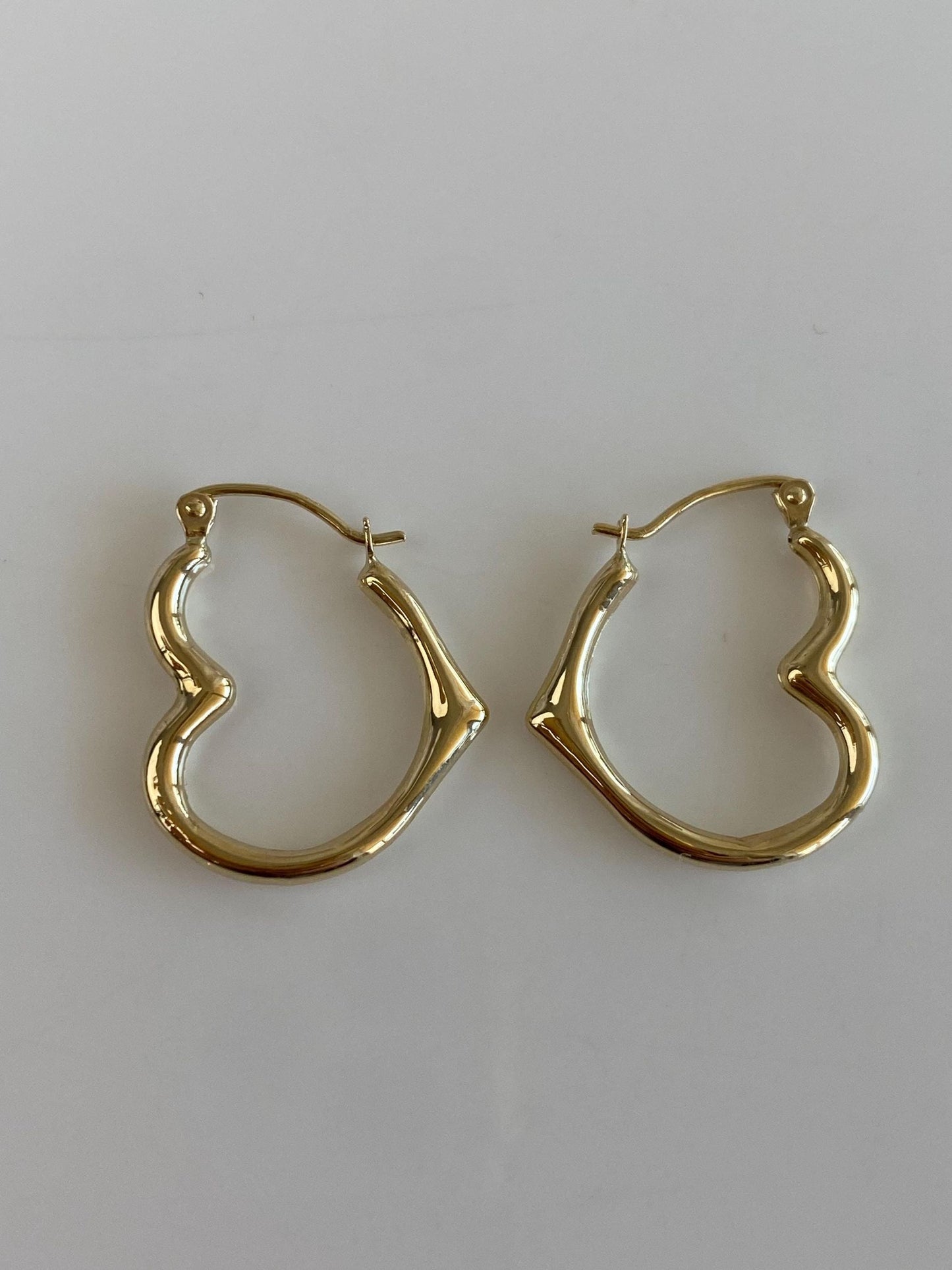 Vintage 14k Yellow Gold Heart Hoop Earrings