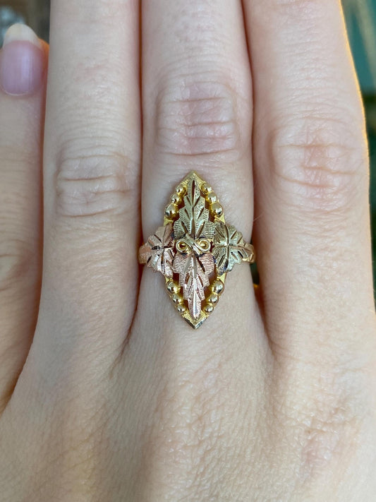 Vintage Solid 10k Black Hills Gold Leaves Ring - Size 6