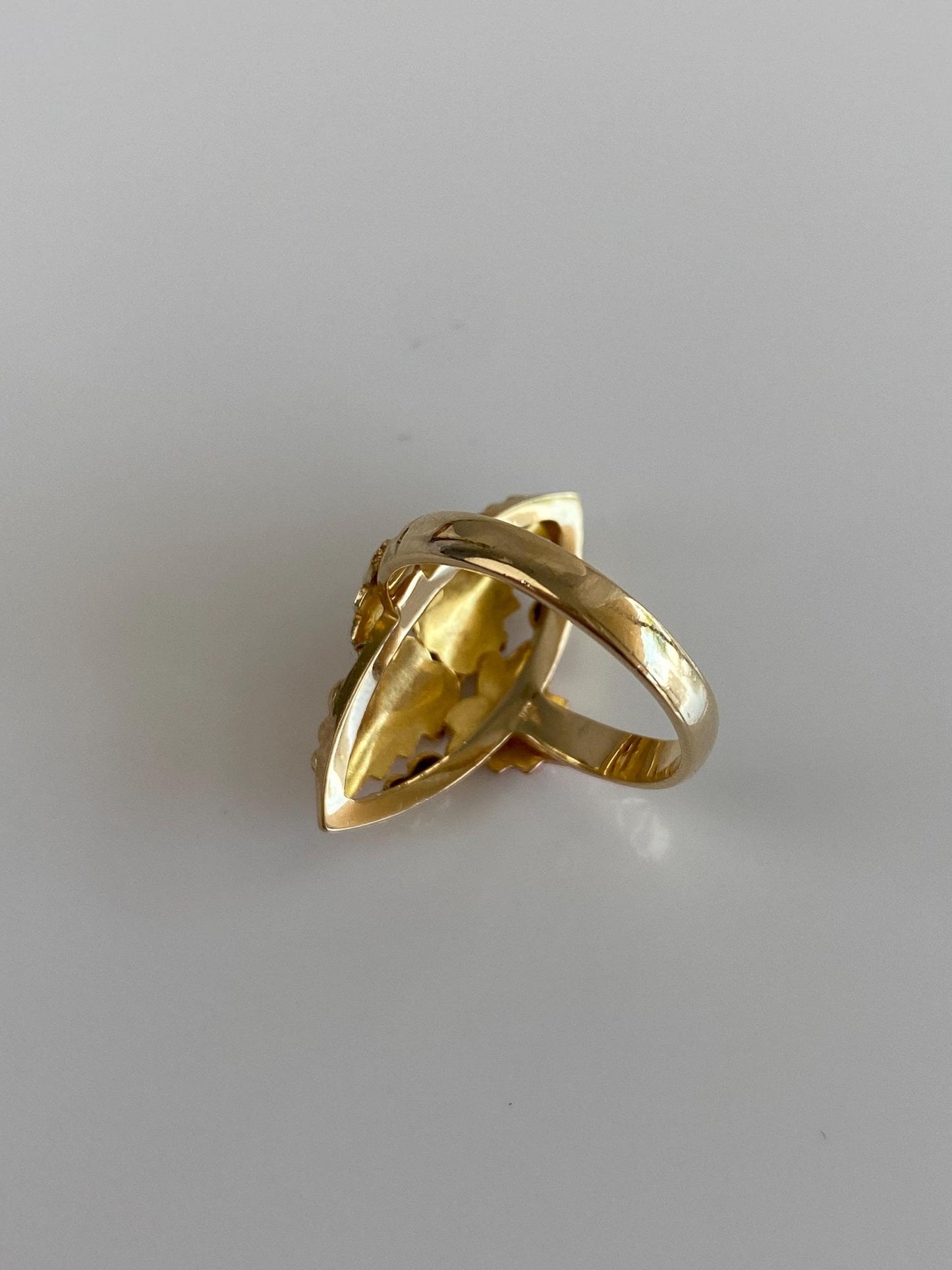 Vintage Solid 10k Black Hills Gold Leaves Ring - Size 6