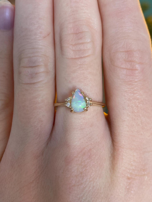 Vintage Solid 14k Yellow Gold Diamond Opal Teardrop Ring - Size 5.75