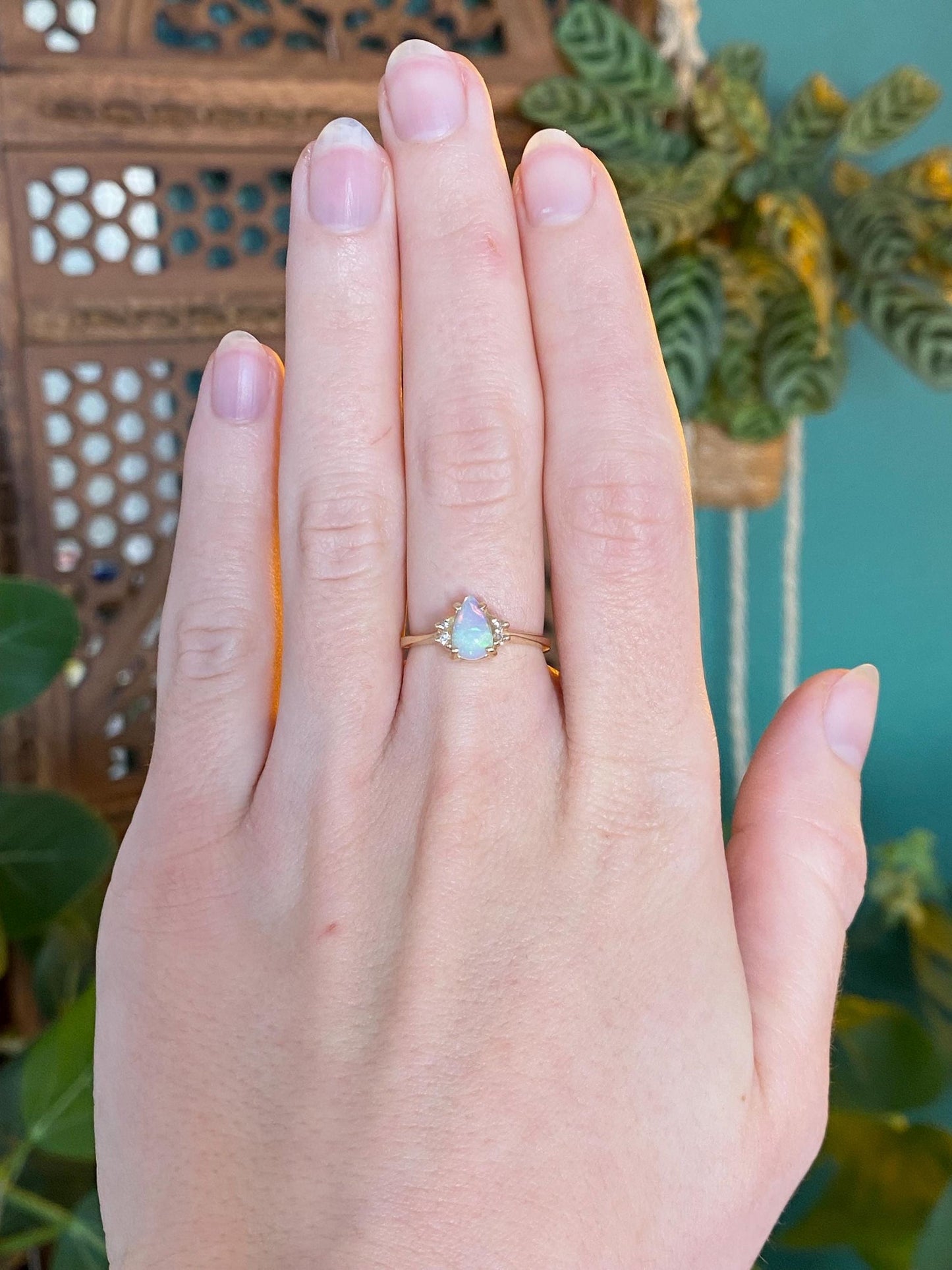 Vintage Solid 14k Yellow Gold Diamond Opal Teardrop Ring - Size 5.75