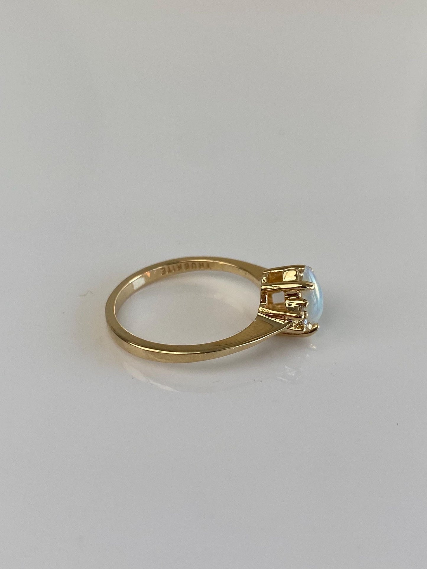 Vintage Solid 14k Yellow Gold Diamond Opal Teardrop Ring - Size 5.75