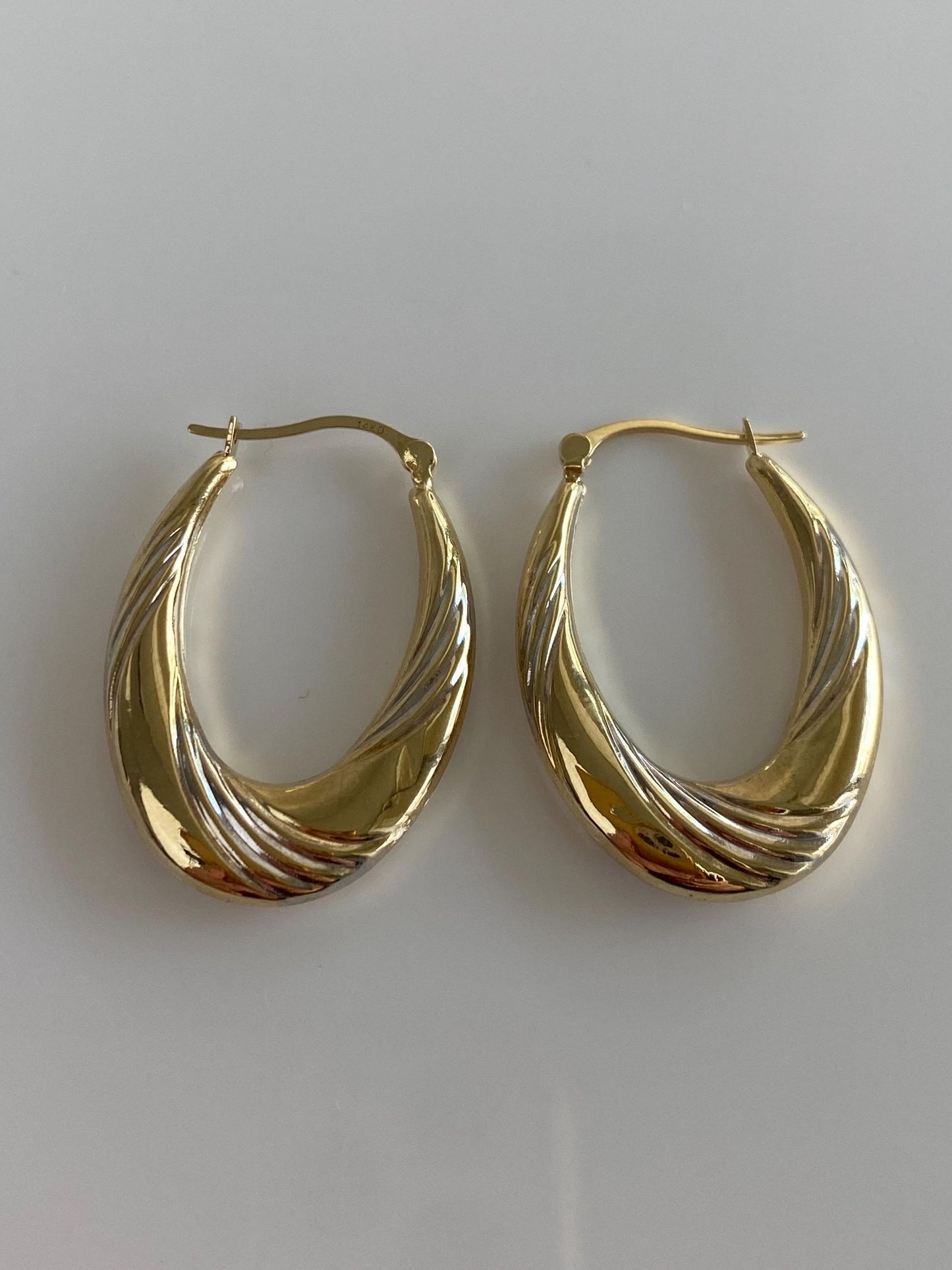 Vintage 14k White & Yellow Gold Scalloped Design Hoop Earrings
