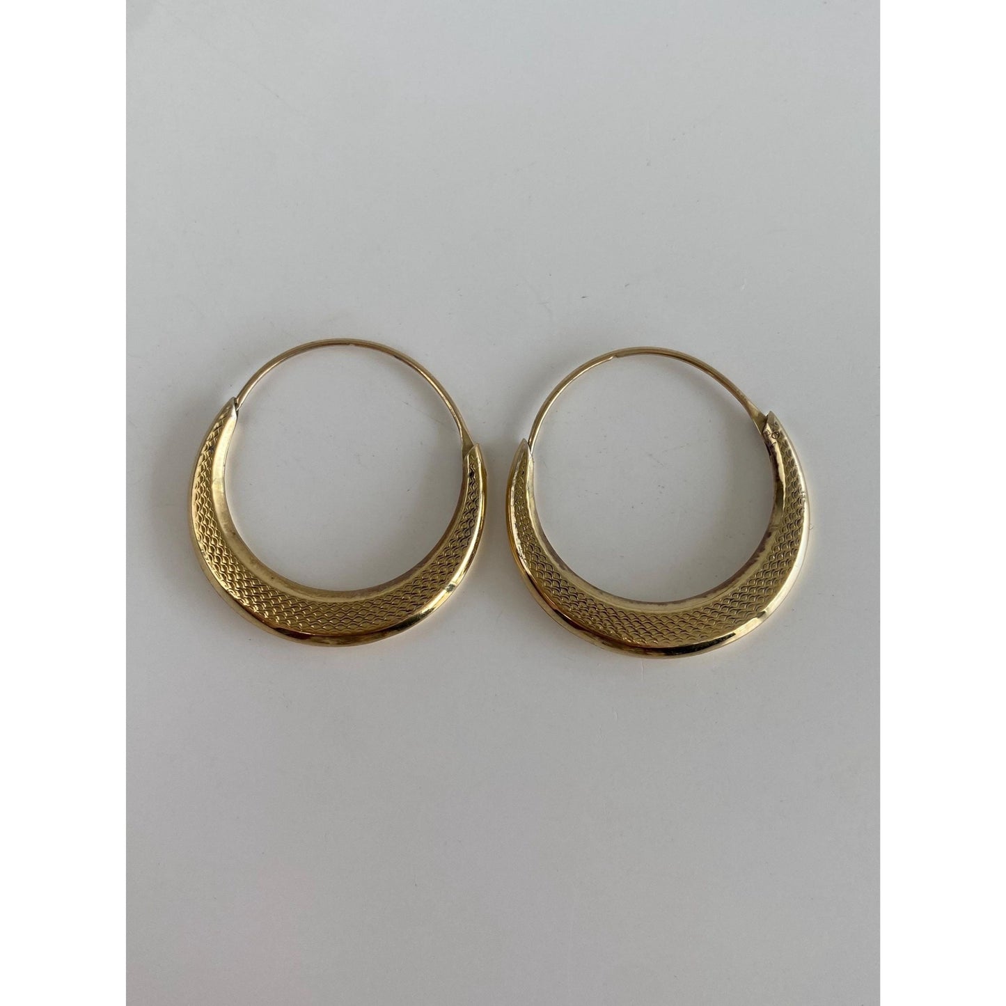 Vintage 14k Yellow Gold Designed Hoop Earrings