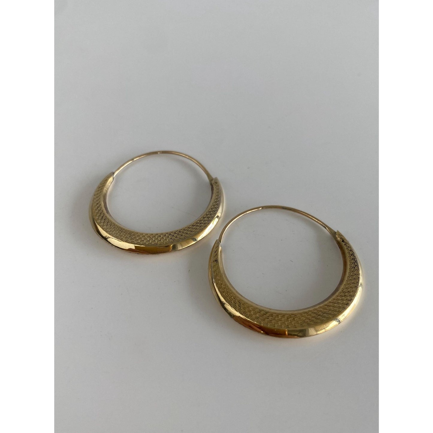 Vintage 14k Yellow Gold Designed Hoop Earrings