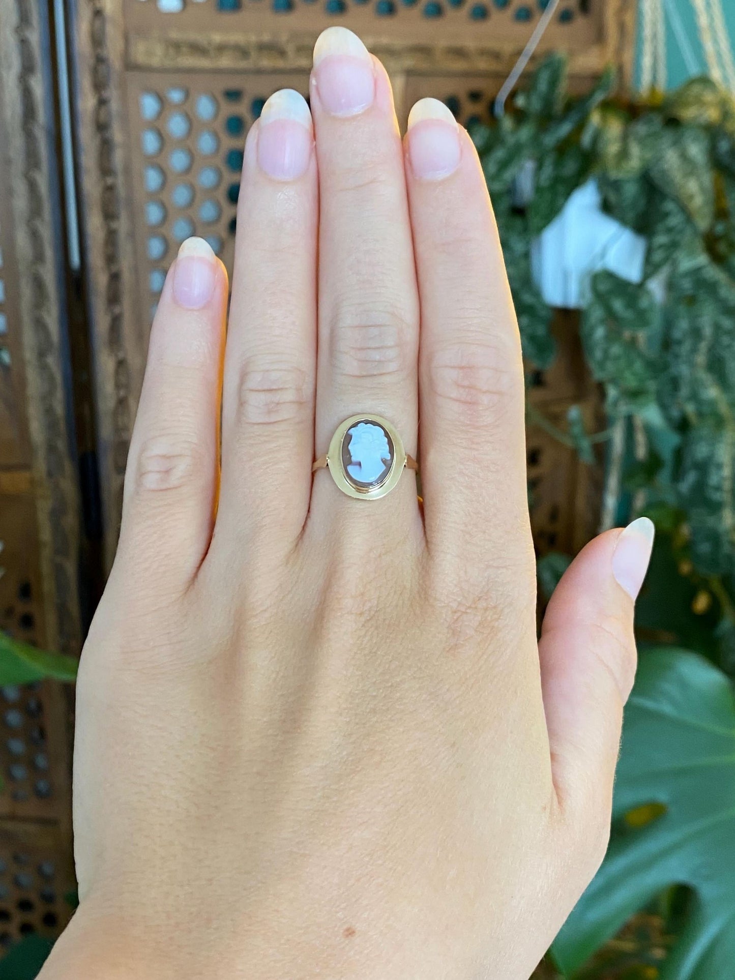 Vintage Solid 14k Yellow Gold Cameo Ring - Size 6.5