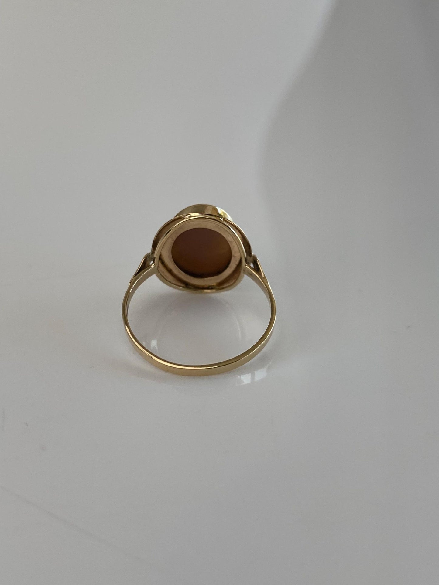 Vintage Solid 14k Yellow Gold Cameo Ring - Size 6.5