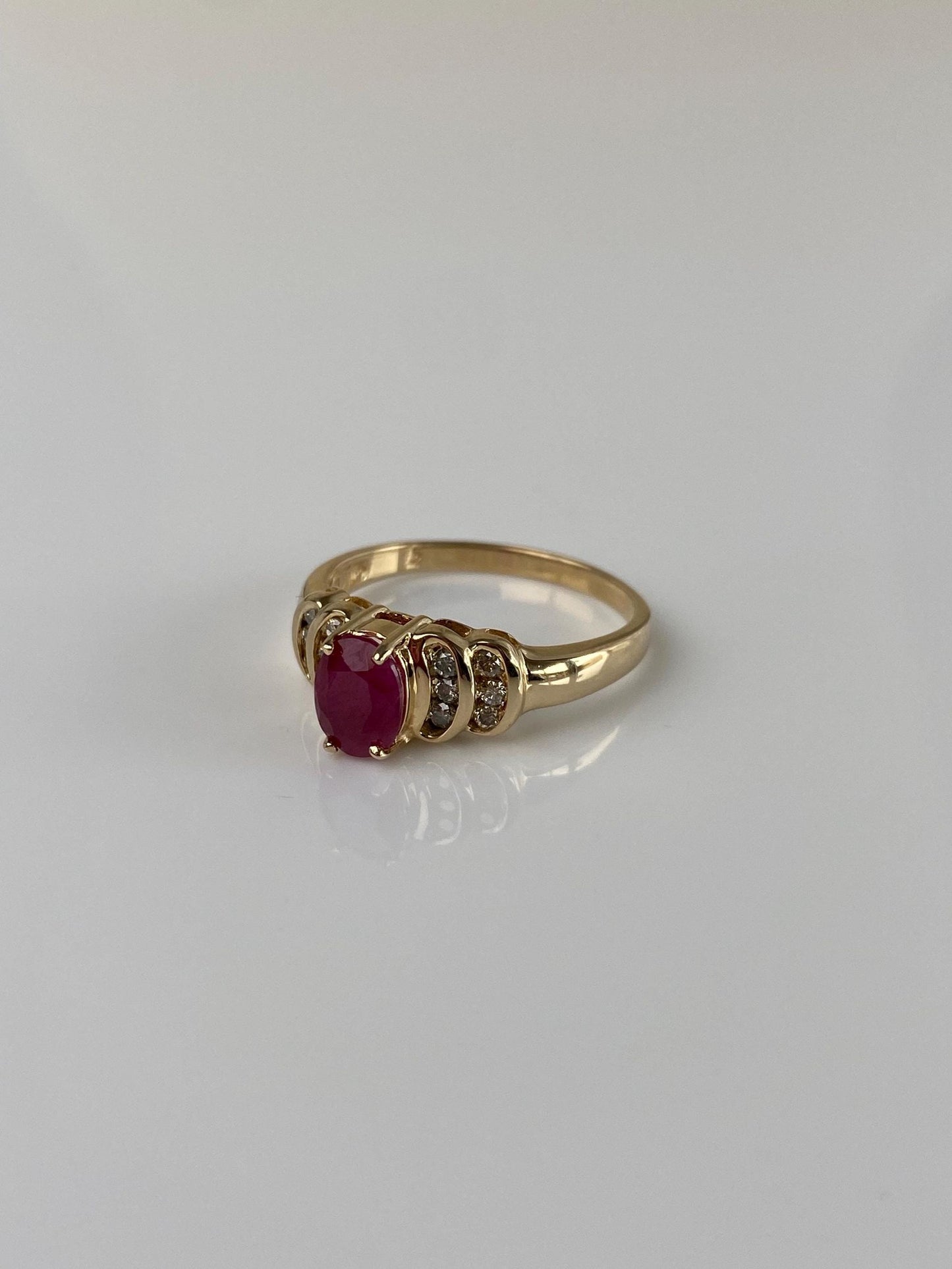 Vintage Solid 14k Yellow Gold Diamond Ruby Ring - Size 6.75