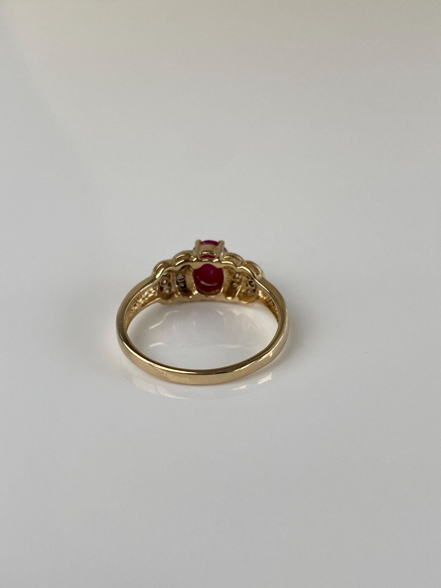 Vintage Solid 14k Yellow Gold Diamond Ruby Ring - Size 6.75