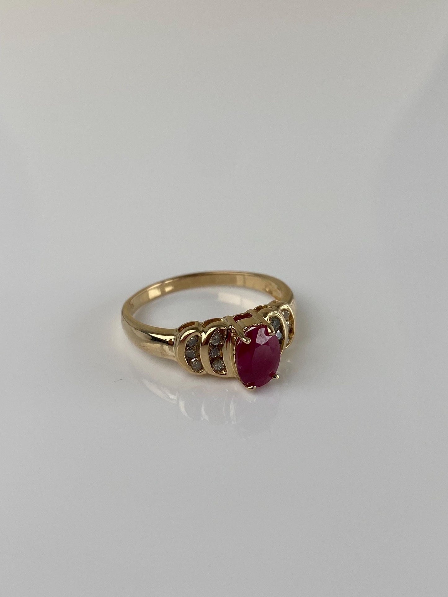 Vintage Solid 14k Yellow Gold Diamond Ruby Ring - Size 6.75