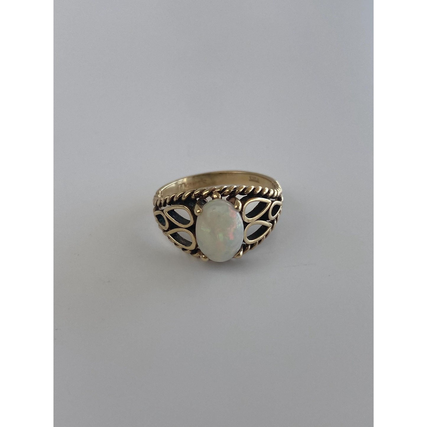 Vintage Solid 10k Yellow Gold Opal Ring - Size 5