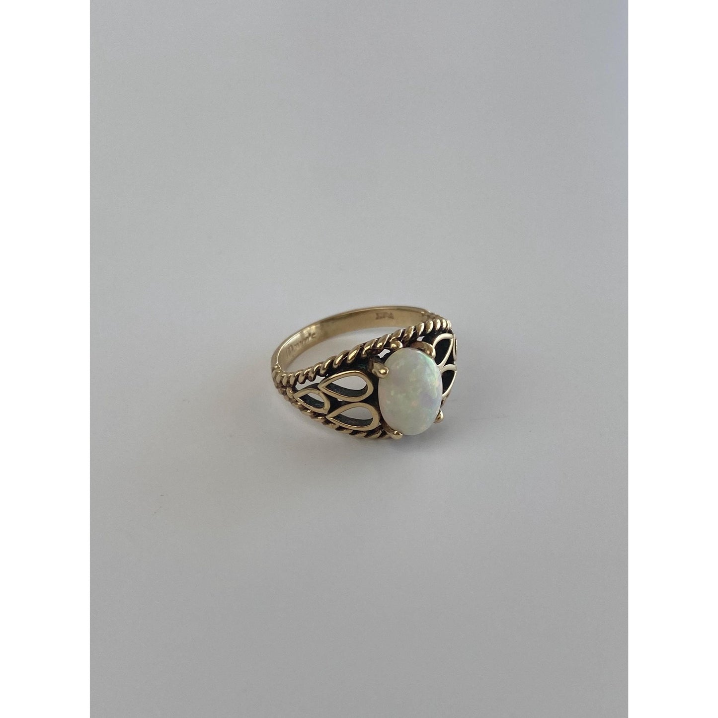 Vintage Solid 10k Yellow Gold Opal Ring - Size 5