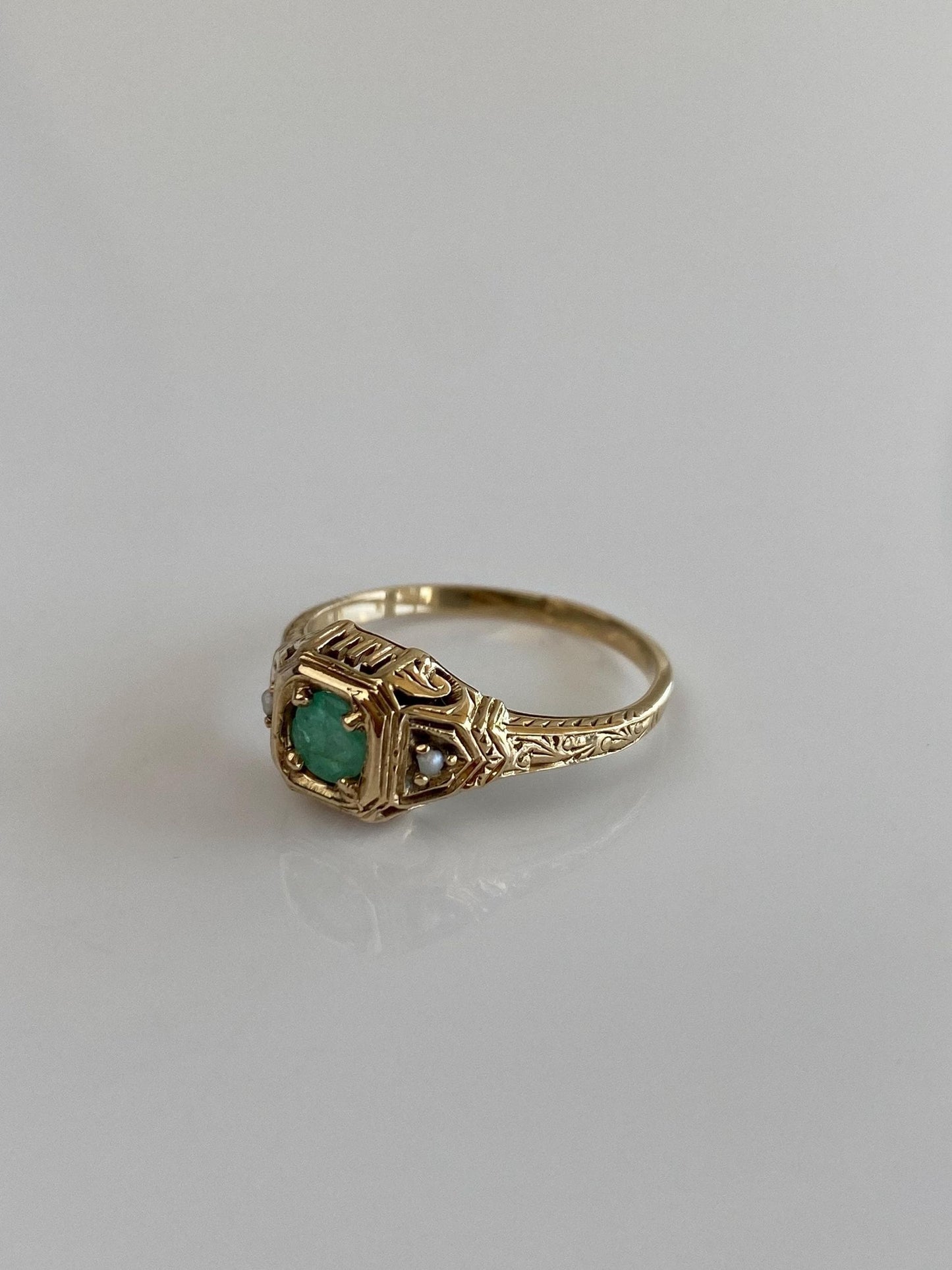 Vintage Solid 14k Yellow Gold Emerald Seed Pearl Art Deco Ring - Size 6.5