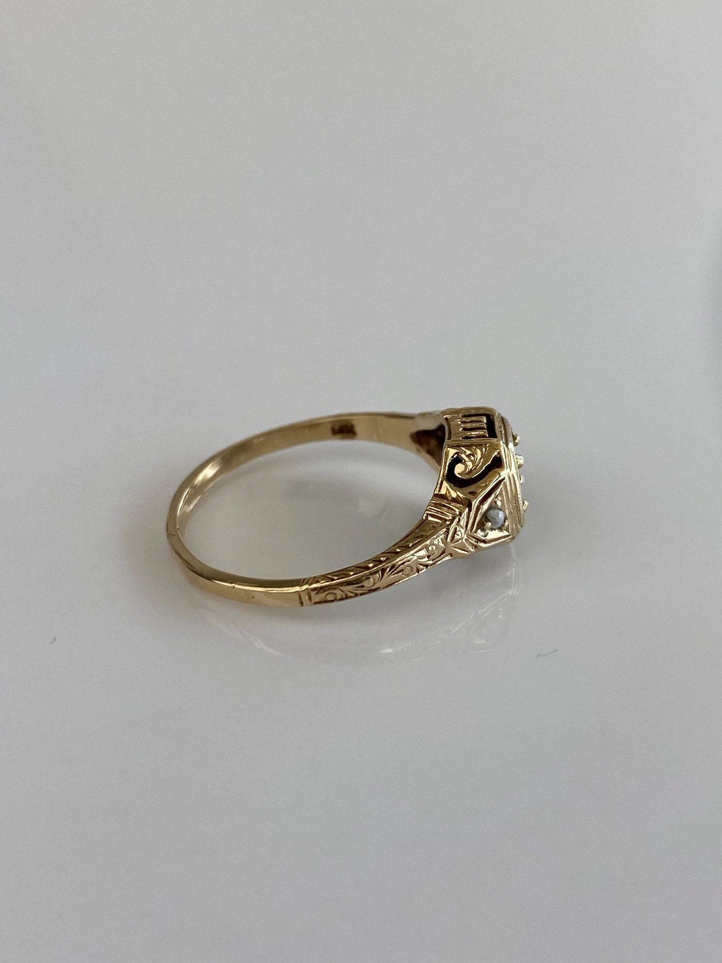 Vintage Solid 14k Yellow Gold Emerald Seed Pearl Art Deco Ring - Size 6.5