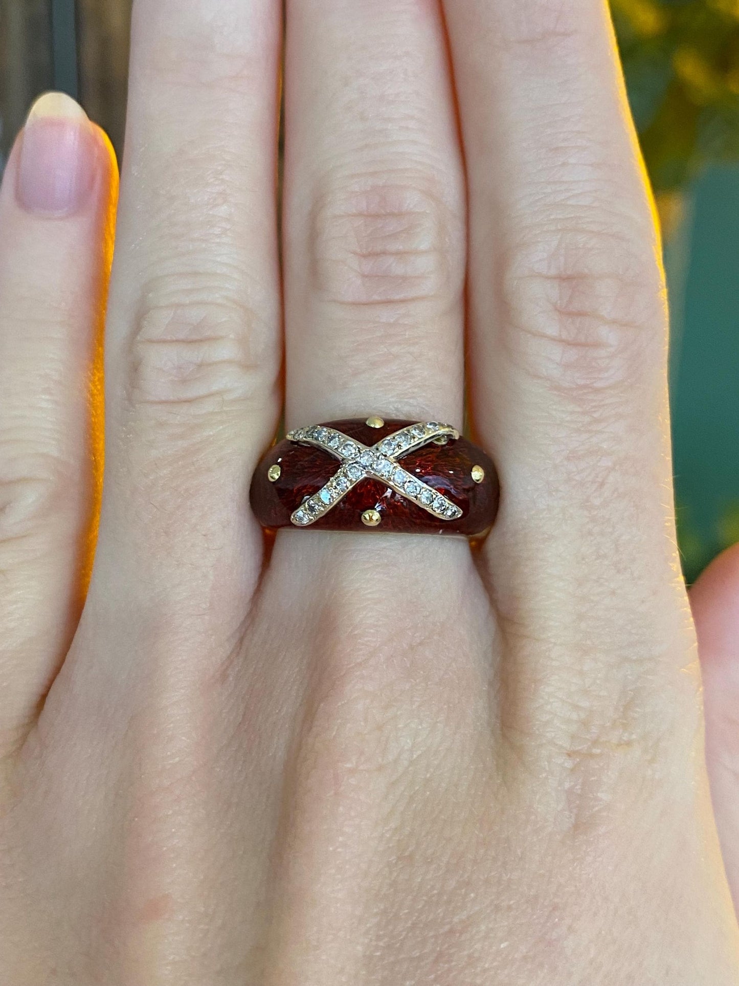 Vintage Solid 18k White & Yellow Gold Diamond Red Enamel Ring Band - Size 8