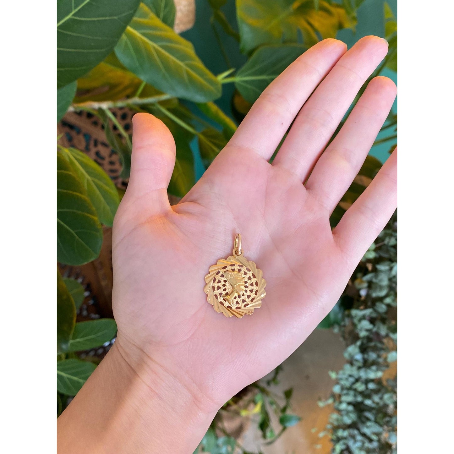 Vintage Solid 18k Yellow Gold Engine Turned Egyptian Nefretiti Charm