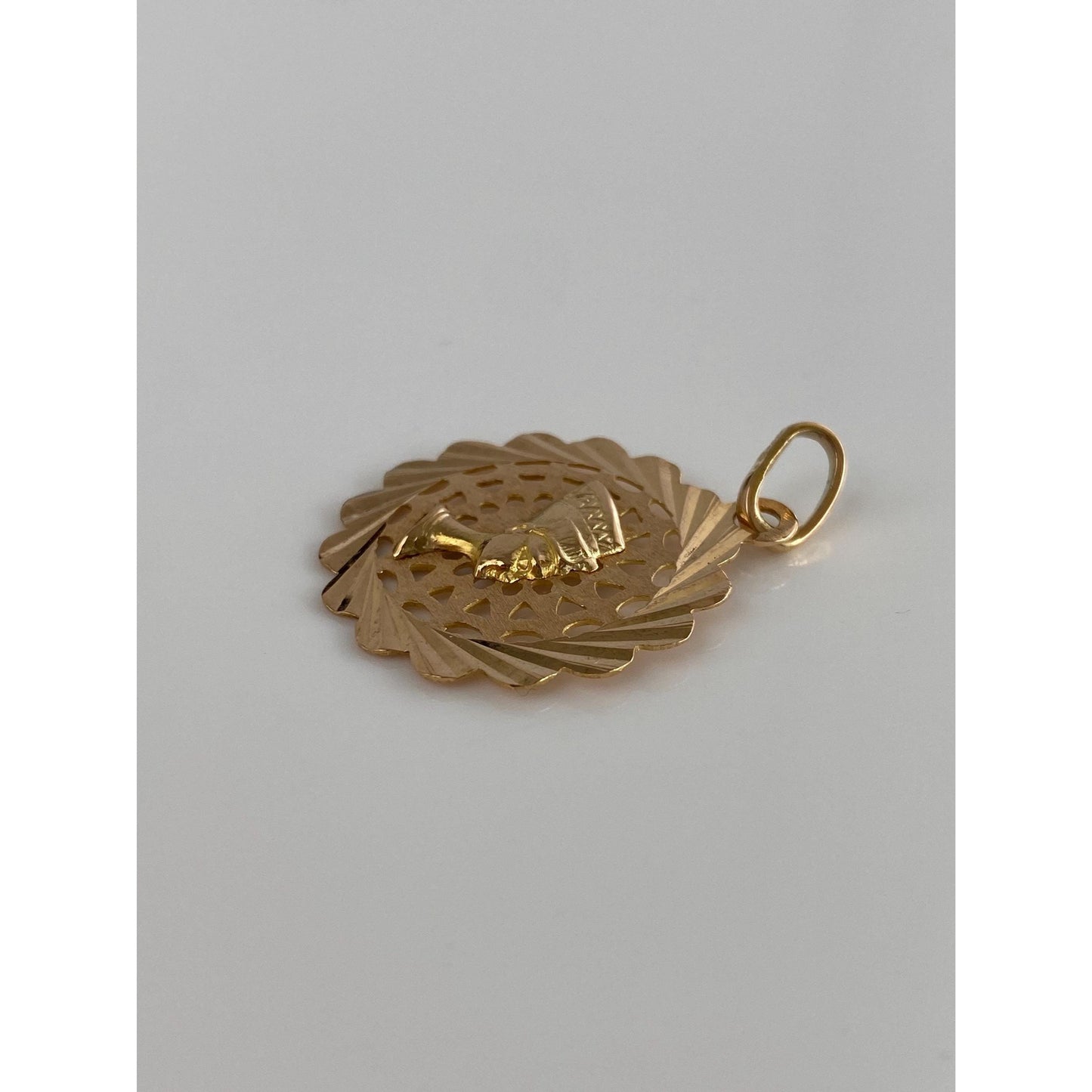 Vintage Solid 18k Yellow Gold Engine Turned Egyptian Nefretiti Charm
