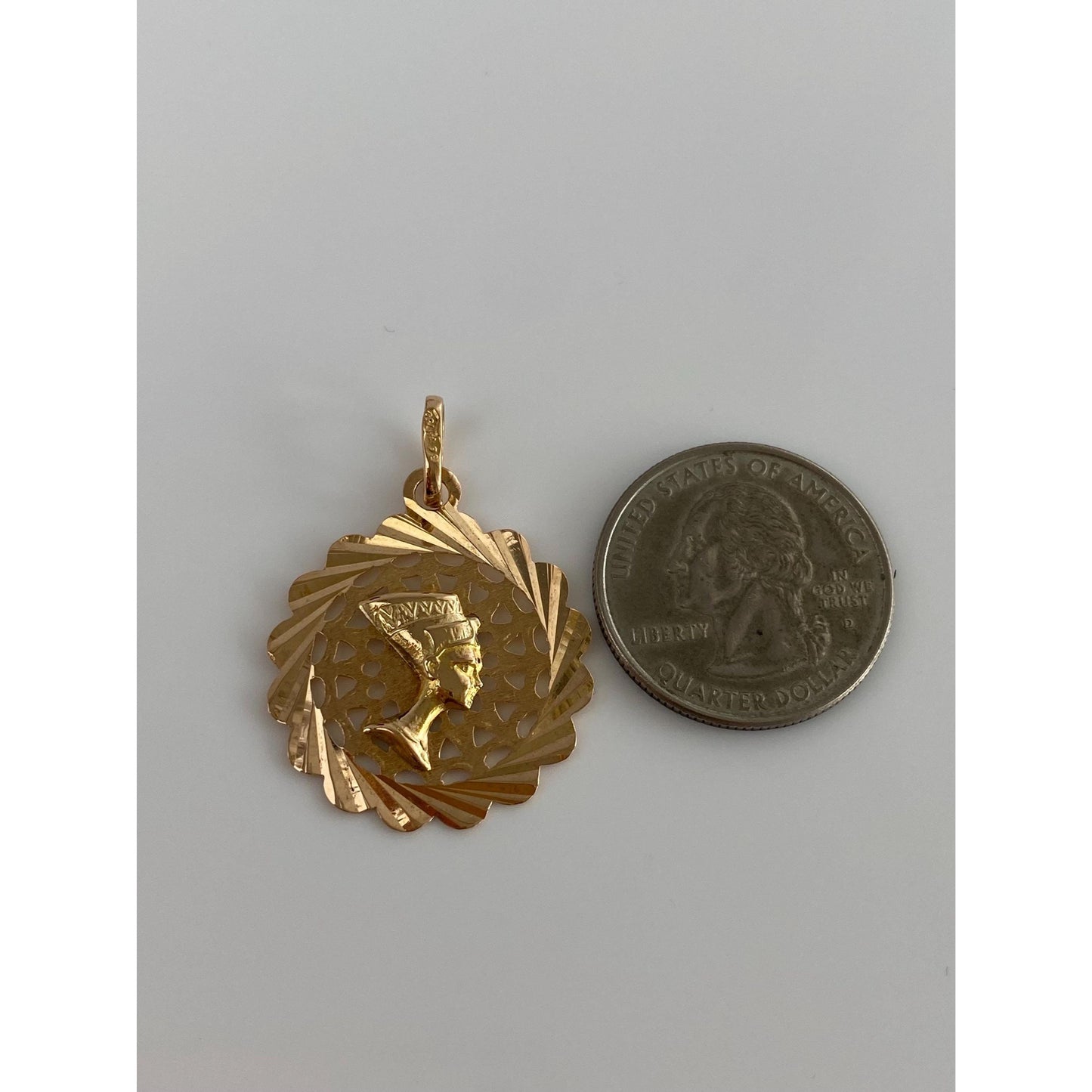 Vintage Solid 18k Yellow Gold Engine Turned Egyptian Nefretiti Charm