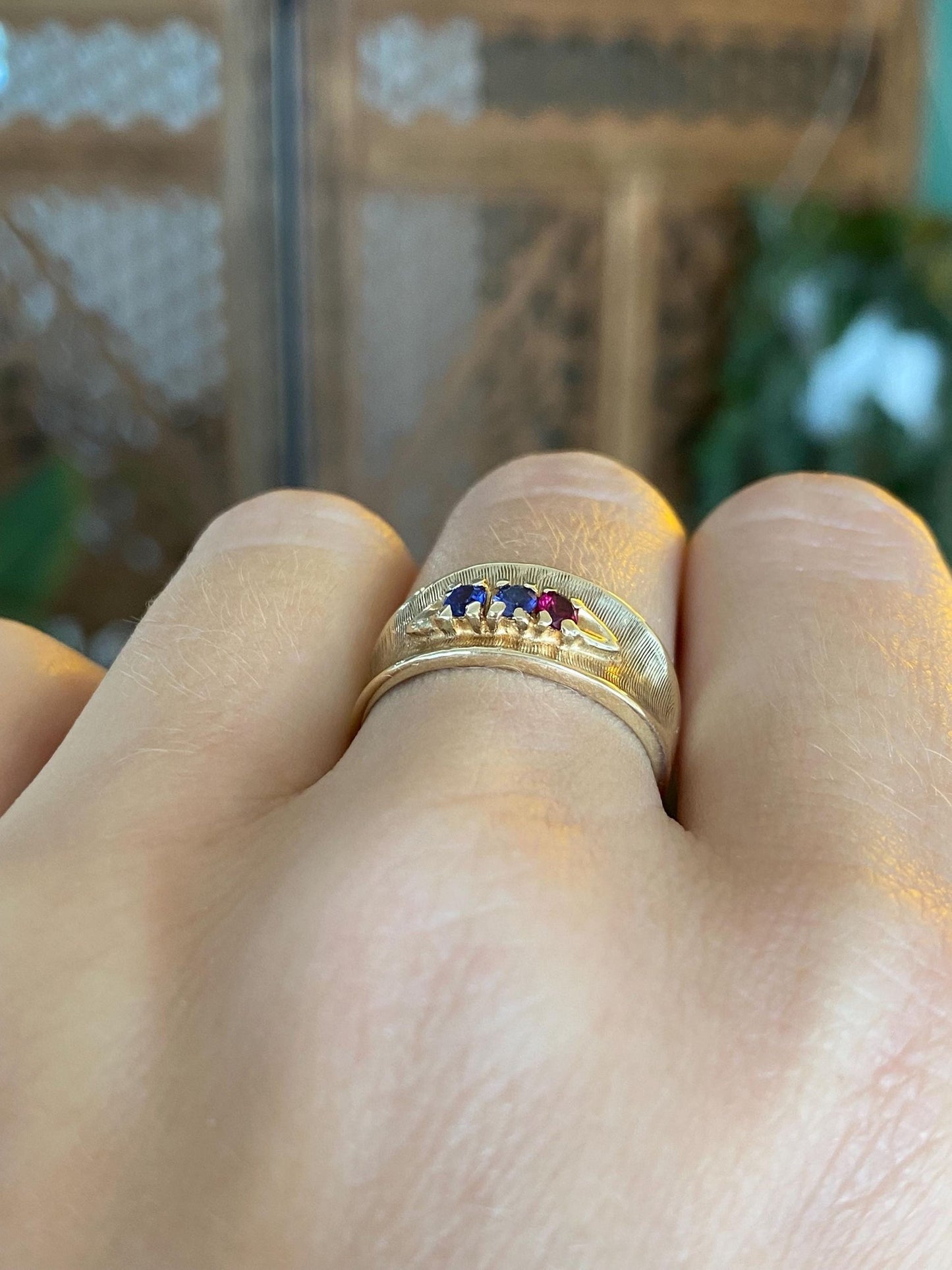 Vintage Solid 10k Yellow Gold Blue Sapphire Purple Red Spinel Ring Band - Size 6.75