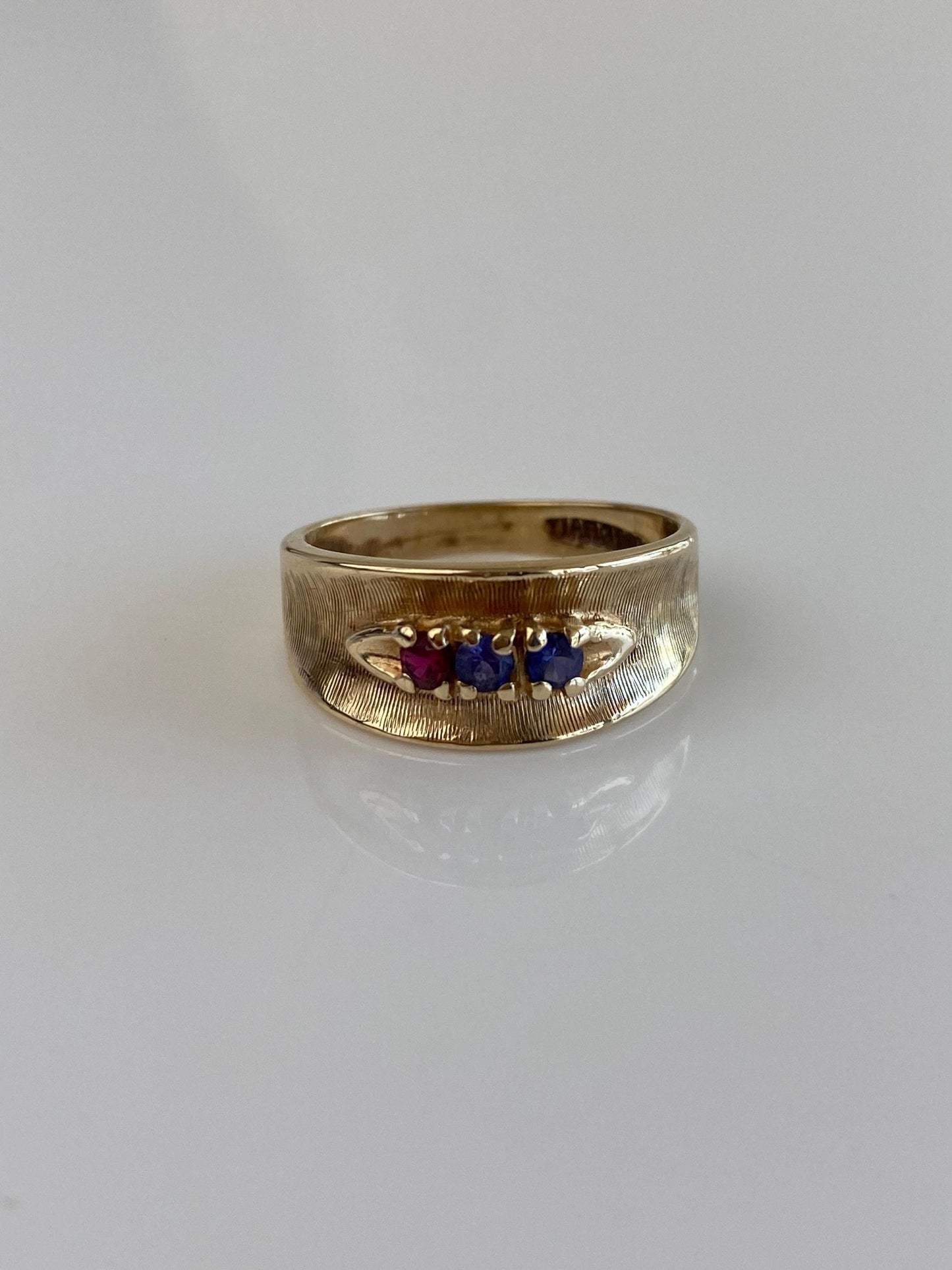 Vintage Solid 10k Yellow Gold Blue Sapphire Purple Red Spinel Ring Band - Size 6.75