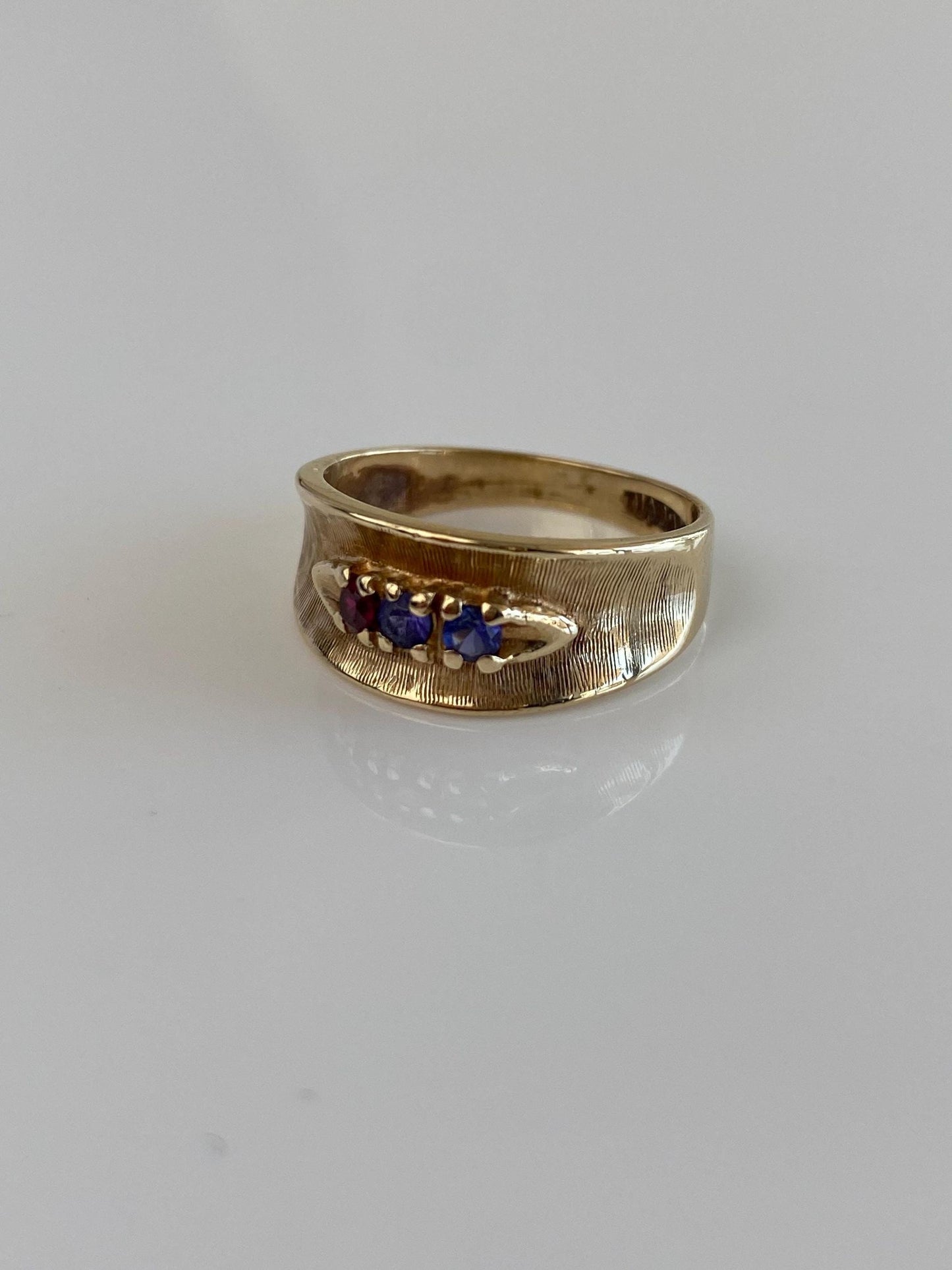 Vintage Solid 10k Yellow Gold Blue Sapphire Purple Red Spinel Ring Band - Size 6.75