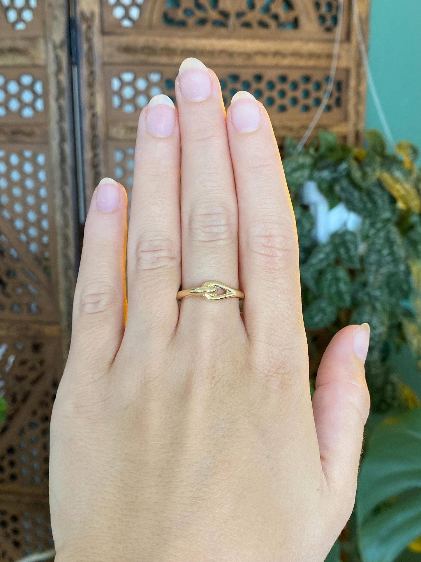 Tiffany & Co. Vintage Solid 18k Yellow Gold Open Loop Ring Band - Size 7.25
