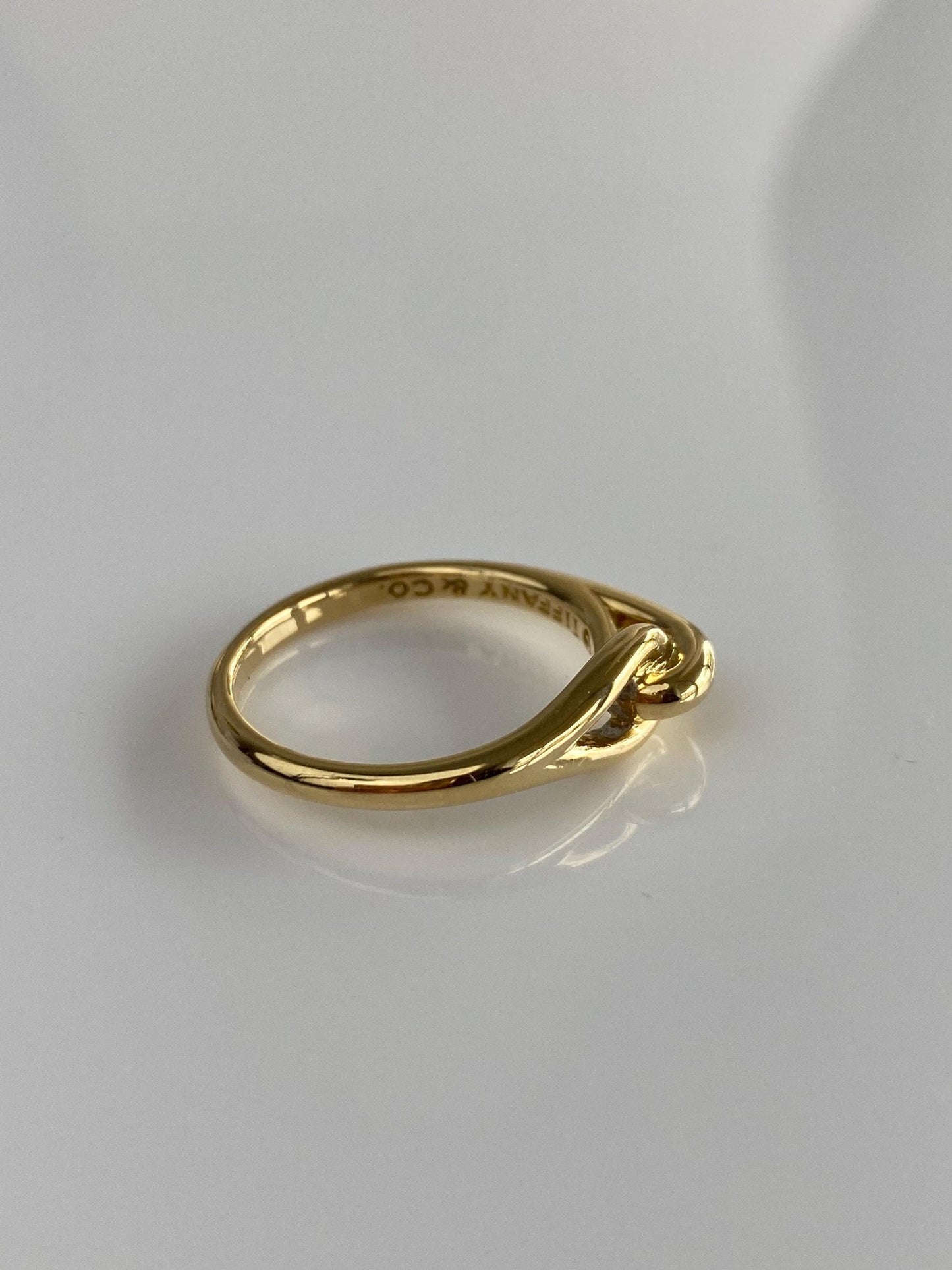 Tiffany & Co. Vintage Solid 18k Yellow Gold Open Loop Ring Band - Size 7.25