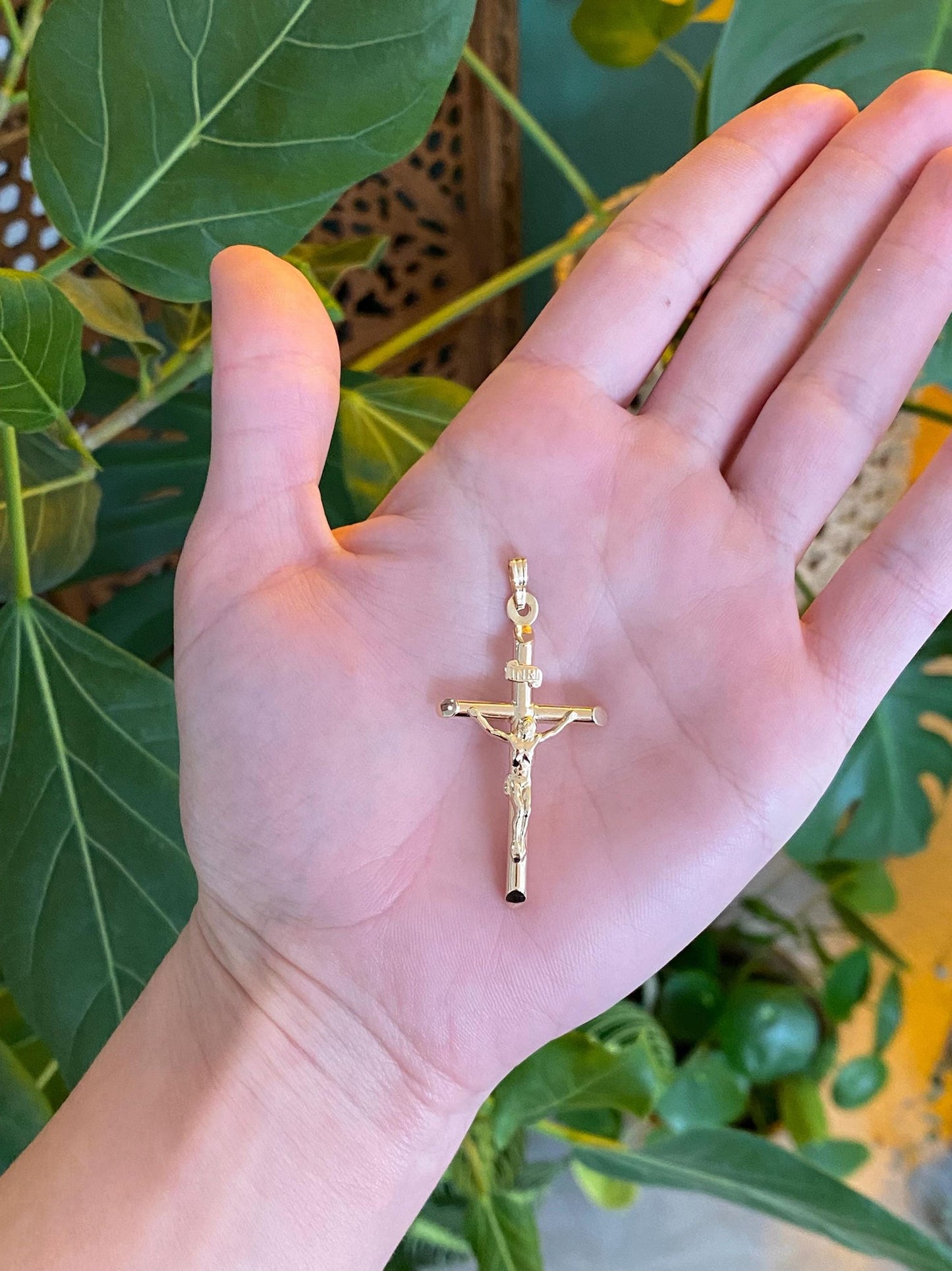 Vintage 14k Yellow Gold Crucifix Cross Charm