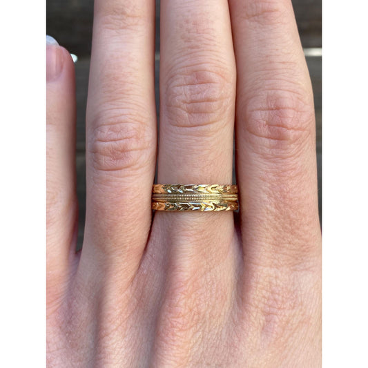 Vintage Solid 14k Yellow Gold Arrow Pattern Ring Band - Size 7.25