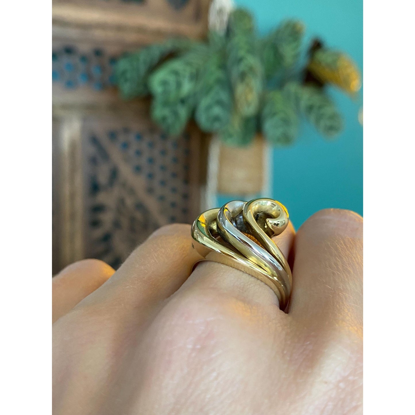 Vintage Solid 18k White & Yellow Gold Wave Ring Band - Size 7.75