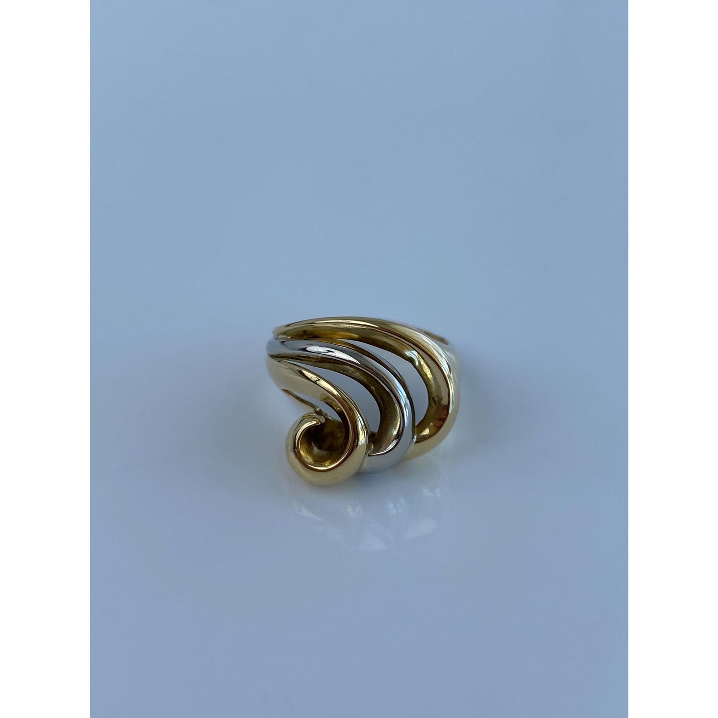 Vintage Solid 18k White & Yellow Gold Wave Ring Band - Size 7.75