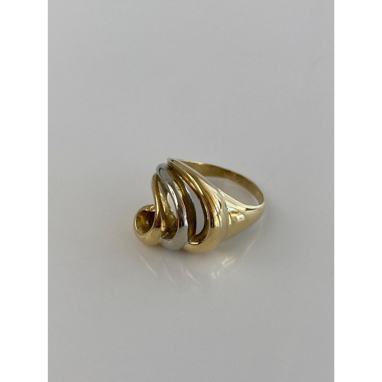 Vintage Solid 18k White & Yellow Gold Wave Ring Band - Size 7.75