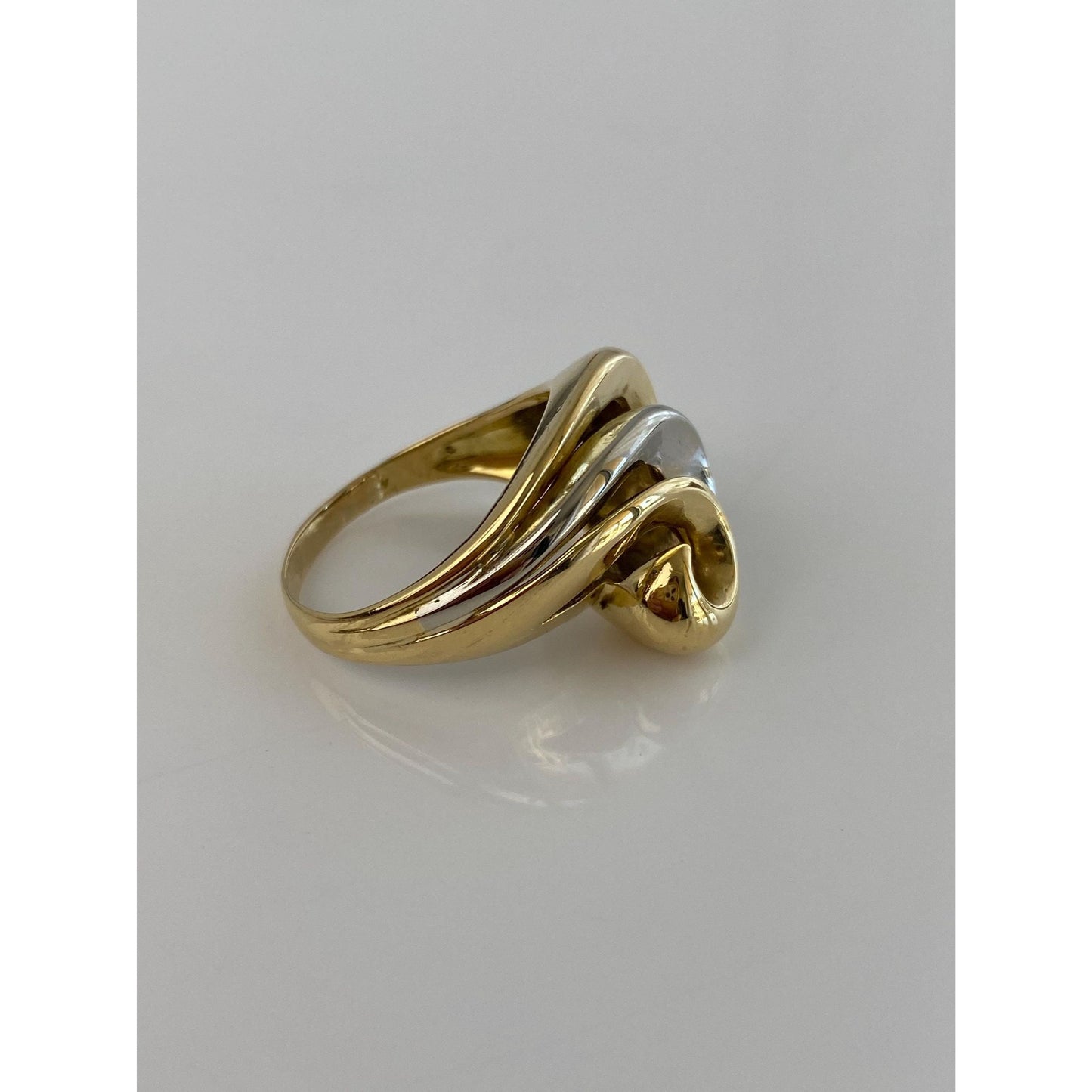 Vintage Solid 18k White & Yellow Gold Wave Ring Band - Size 7.75