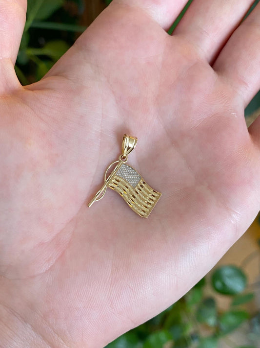 Vintage Solid 14k White & Yellow Gold American Flag Charm